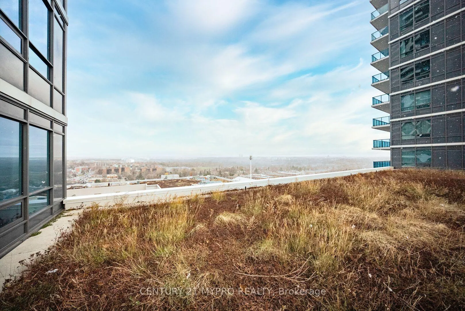 Photo 26 of Unit 903, 7165 Yonge Street, Markham, Grandview — HOMEH