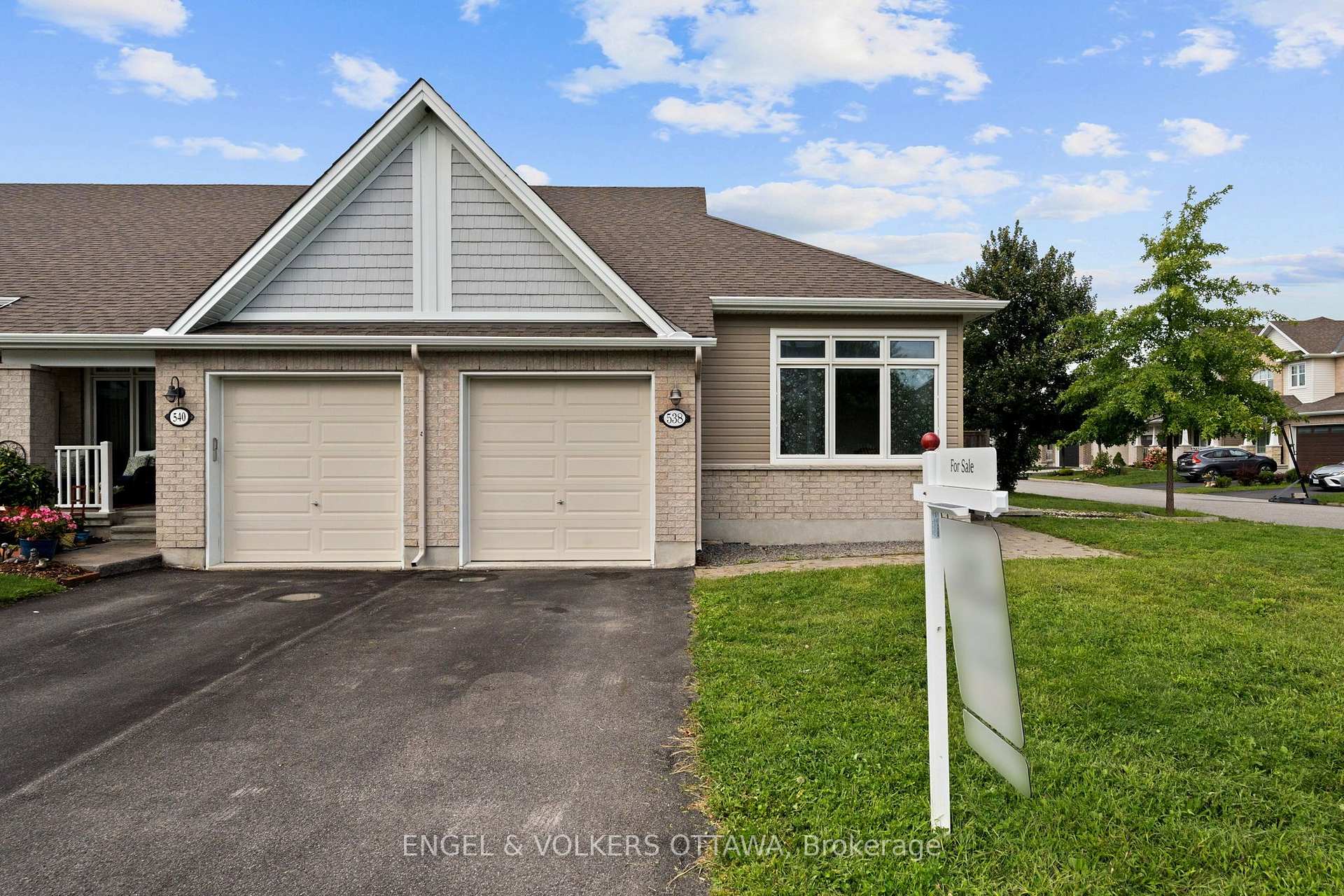 Photo 3 of 538 Silverbell Crescent, Ottawa, Blossom Park/Kemp Park/Findlay Creek — HOMEH