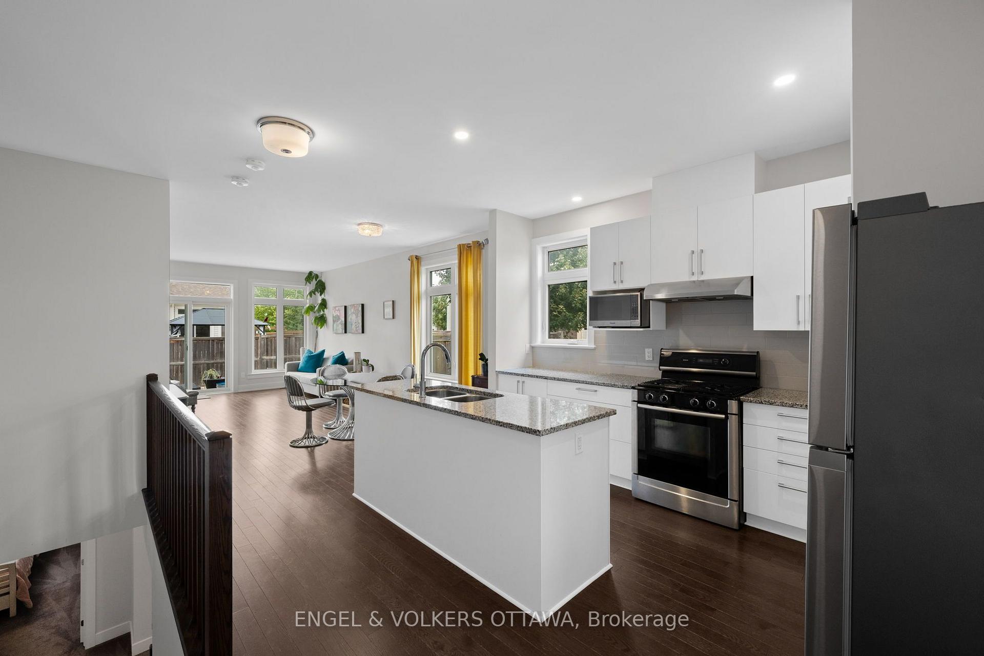 Photo 5 of 538 Silverbell Crescent, Ottawa, Blossom Park/Kemp Park/Findlay Creek — HOMEH