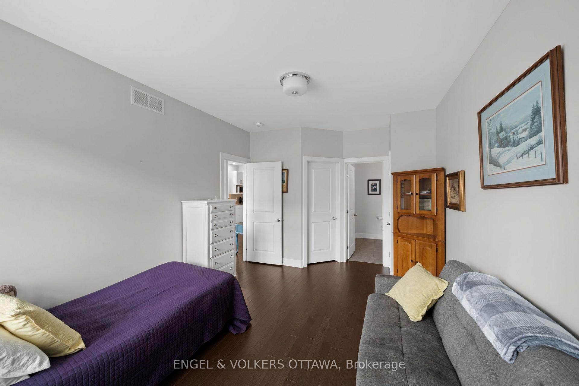 Photo 13 of 538 Silverbell Crescent, Ottawa, Blossom Park/Kemp Park/Findlay Creek — HOMEH