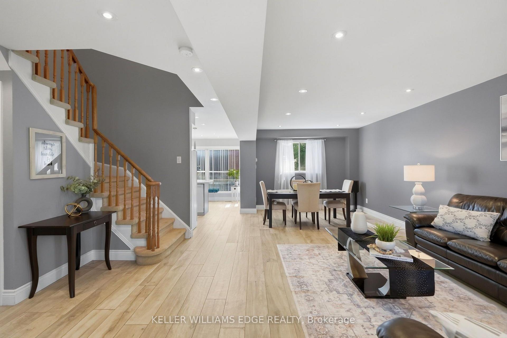 Photo 5 of 2055 Hunters Wood Drive, Burlington, Headon — HOMEH