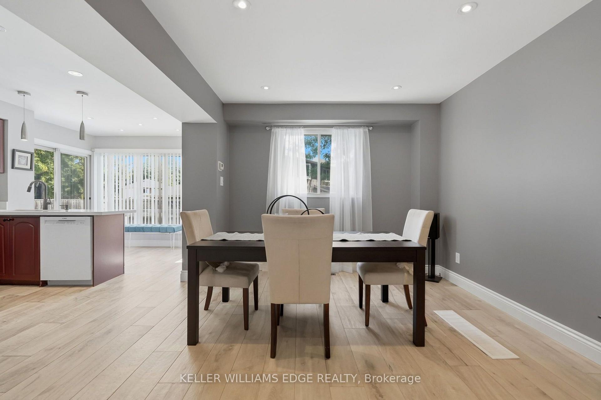 Photo 9 of 2055 Hunters Wood Drive, Burlington, Headon — HOMEH