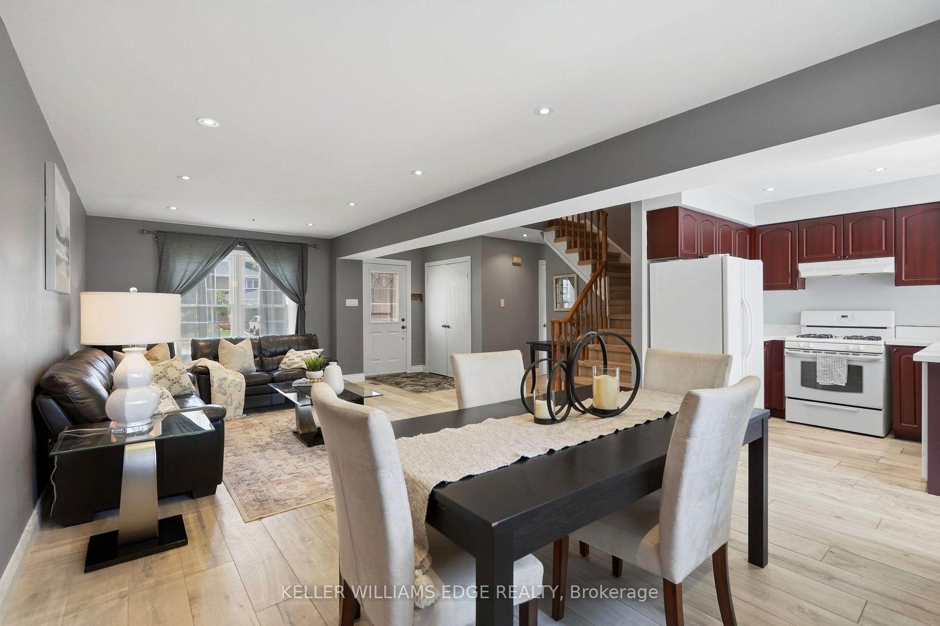 Photo 10 of 2055 Hunters Wood Drive, Burlington, Headon — HOMEH