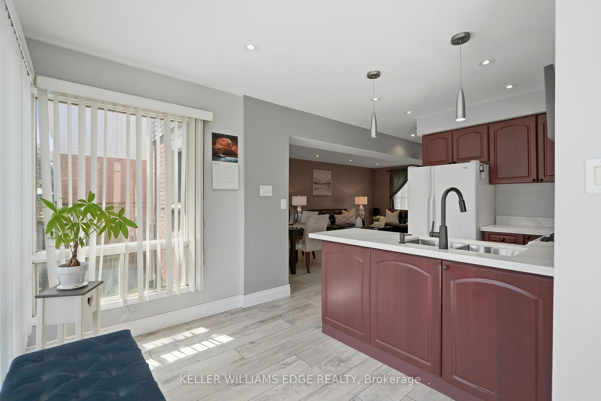 Photo 13 of 2055 Hunters Wood Drive, Burlington, Headon — HOMEH