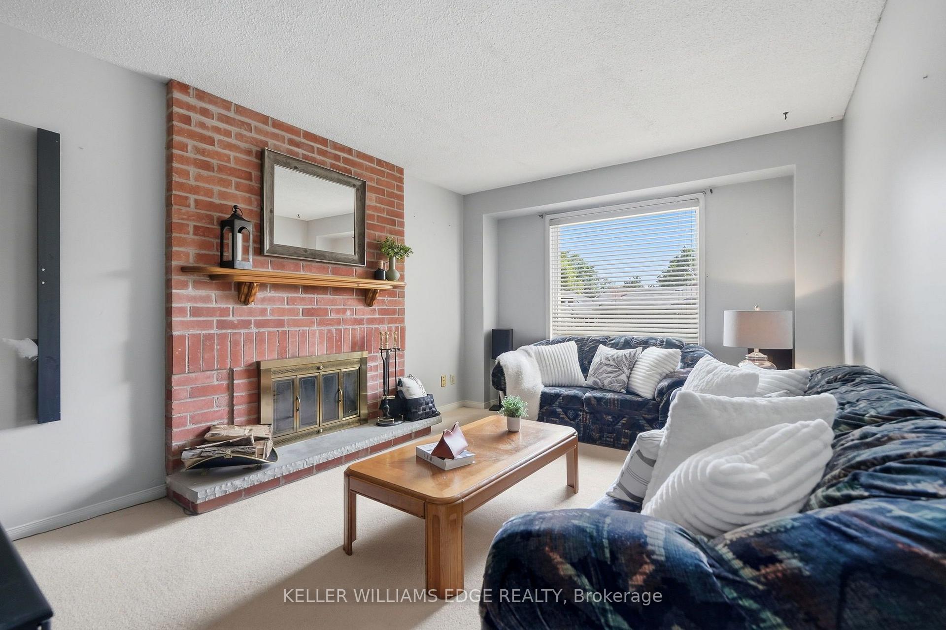 Photo 15 of 2055 Hunters Wood Drive, Burlington, Headon — HOMEH