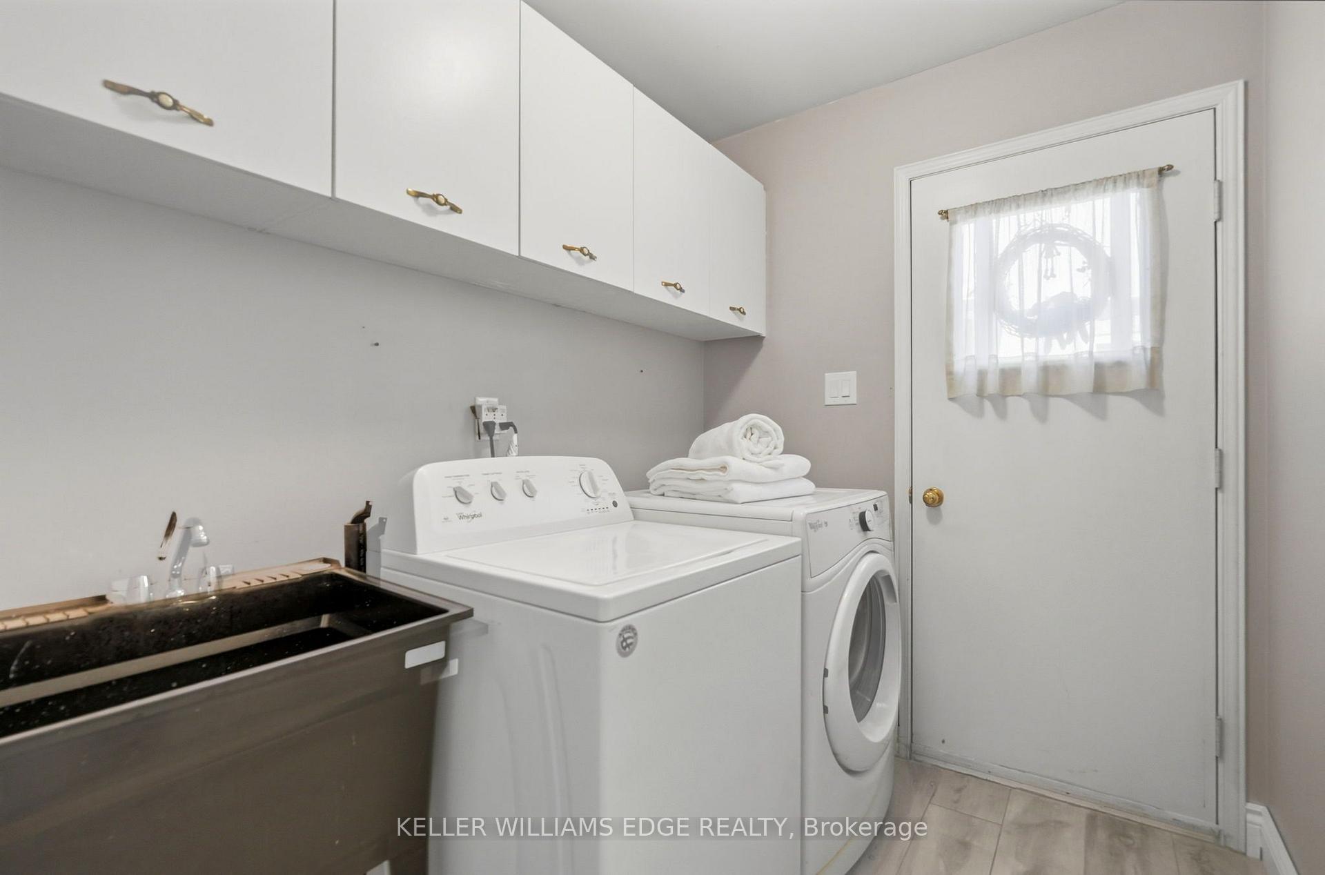 Photo 17 of 2055 Hunters Wood Drive, Burlington, Headon — HOMEH