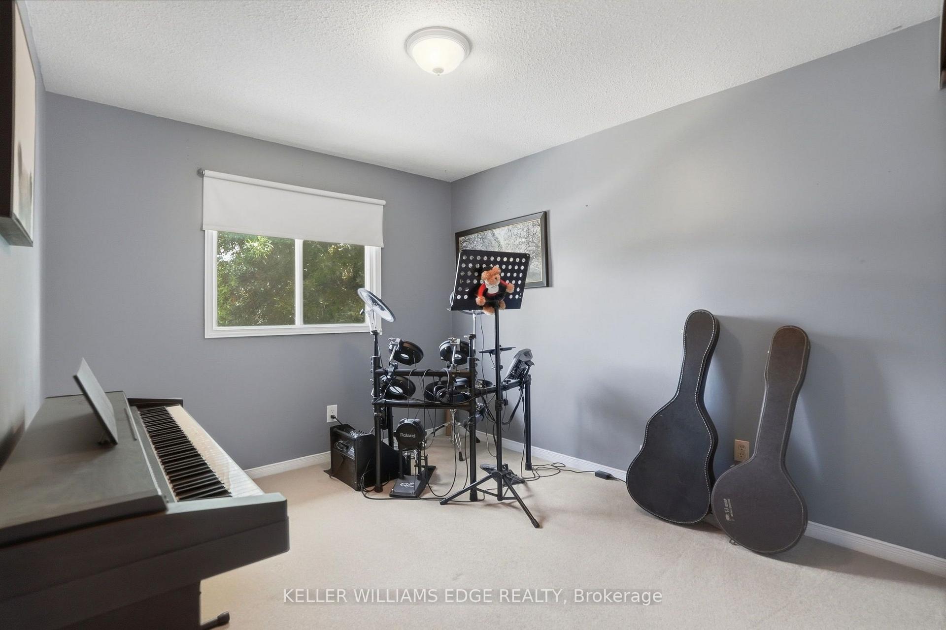 Photo 32 of 2055 Hunters Wood Drive, Burlington, Headon — HOMEH