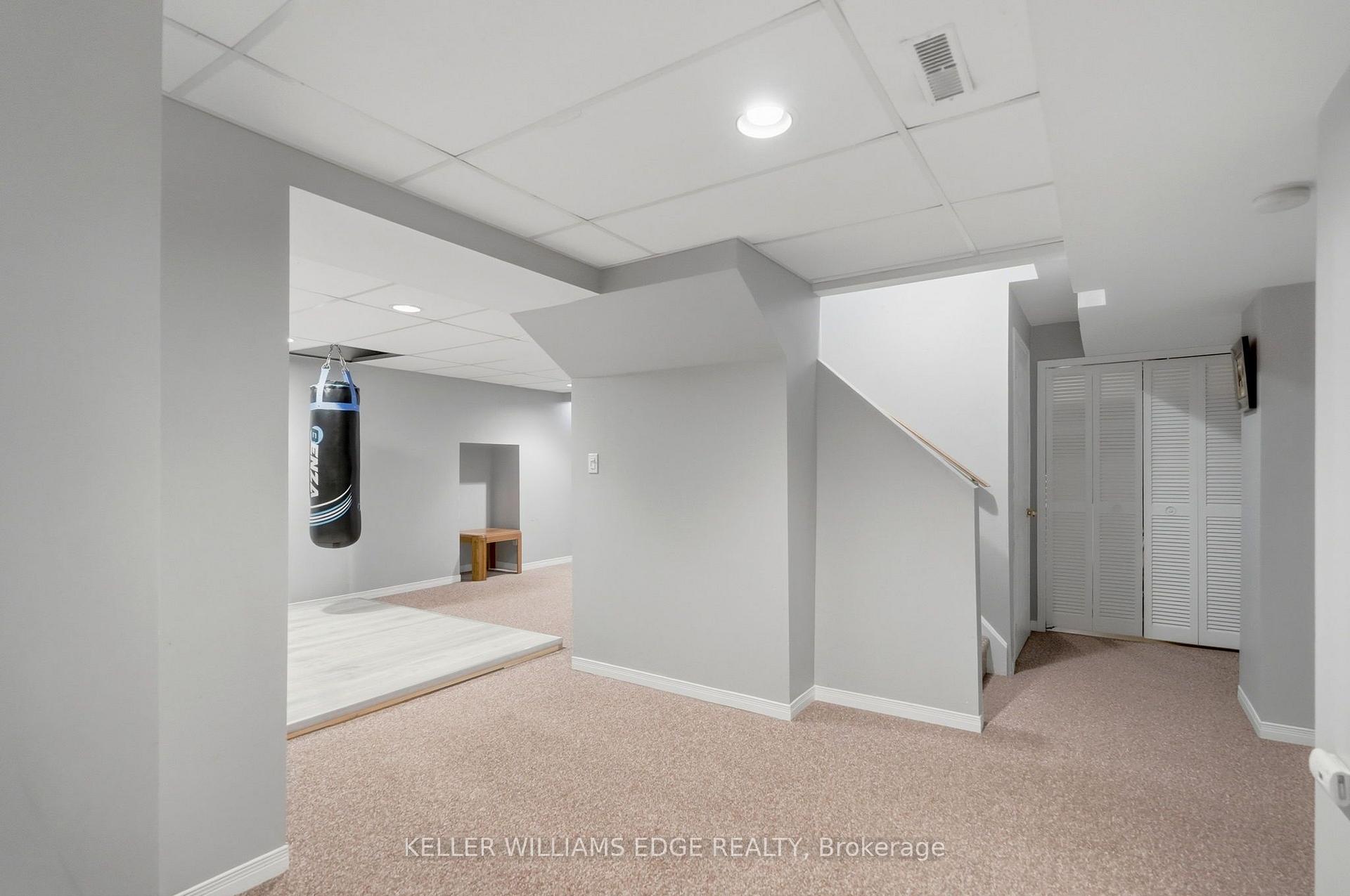 Photo 36 of 2055 Hunters Wood Drive, Burlington, Headon — HOMEH