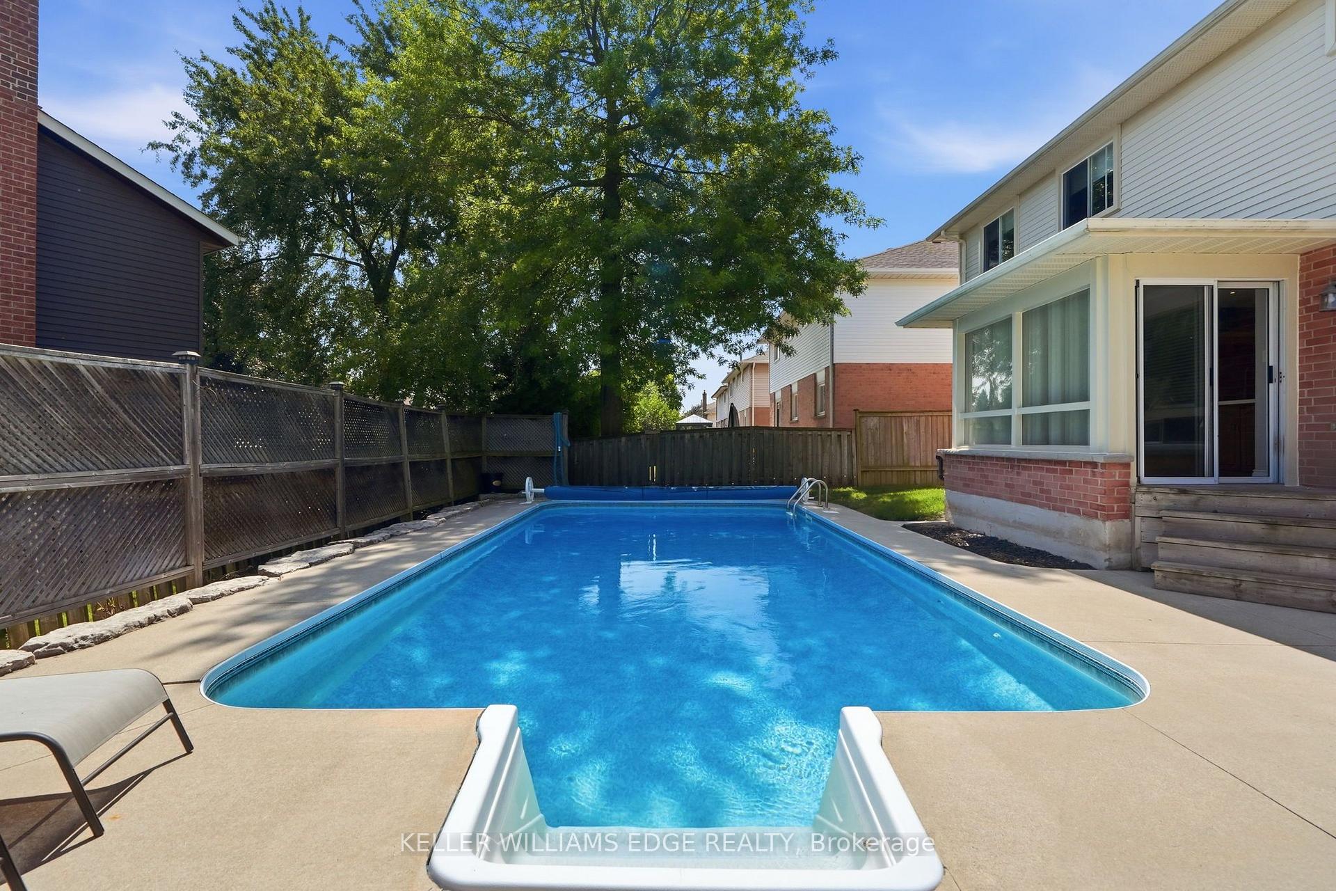 Photo 40 of 2055 Hunters Wood Drive, Burlington, Headon — HOMEH