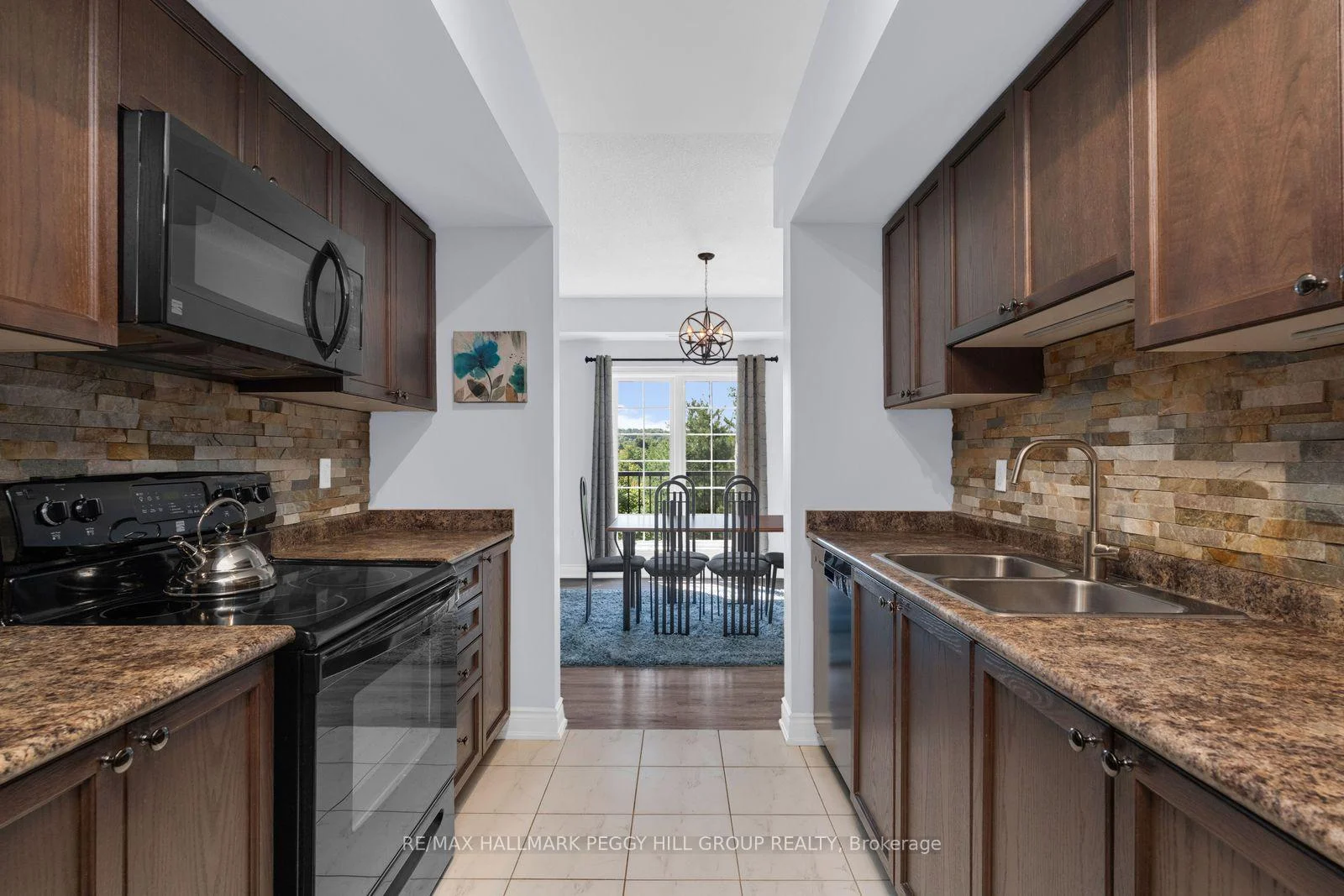 Photo 8 of Unit 302, 43 Ferndale Drive S, Barrie, Ardagh — HOMEH
