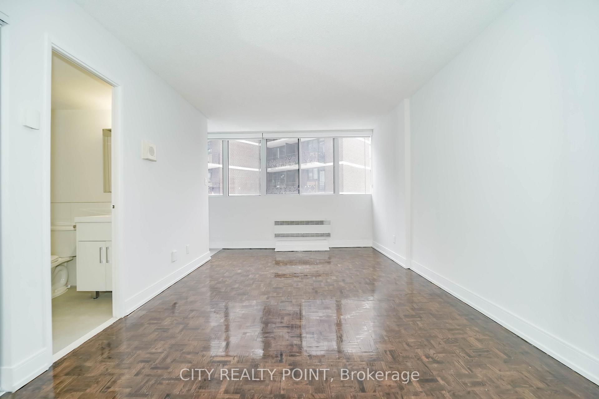 Photo 5 of Unit 2513, 33 Isabella Street, Toronto, Church-Yonge Corridor — HOMEH