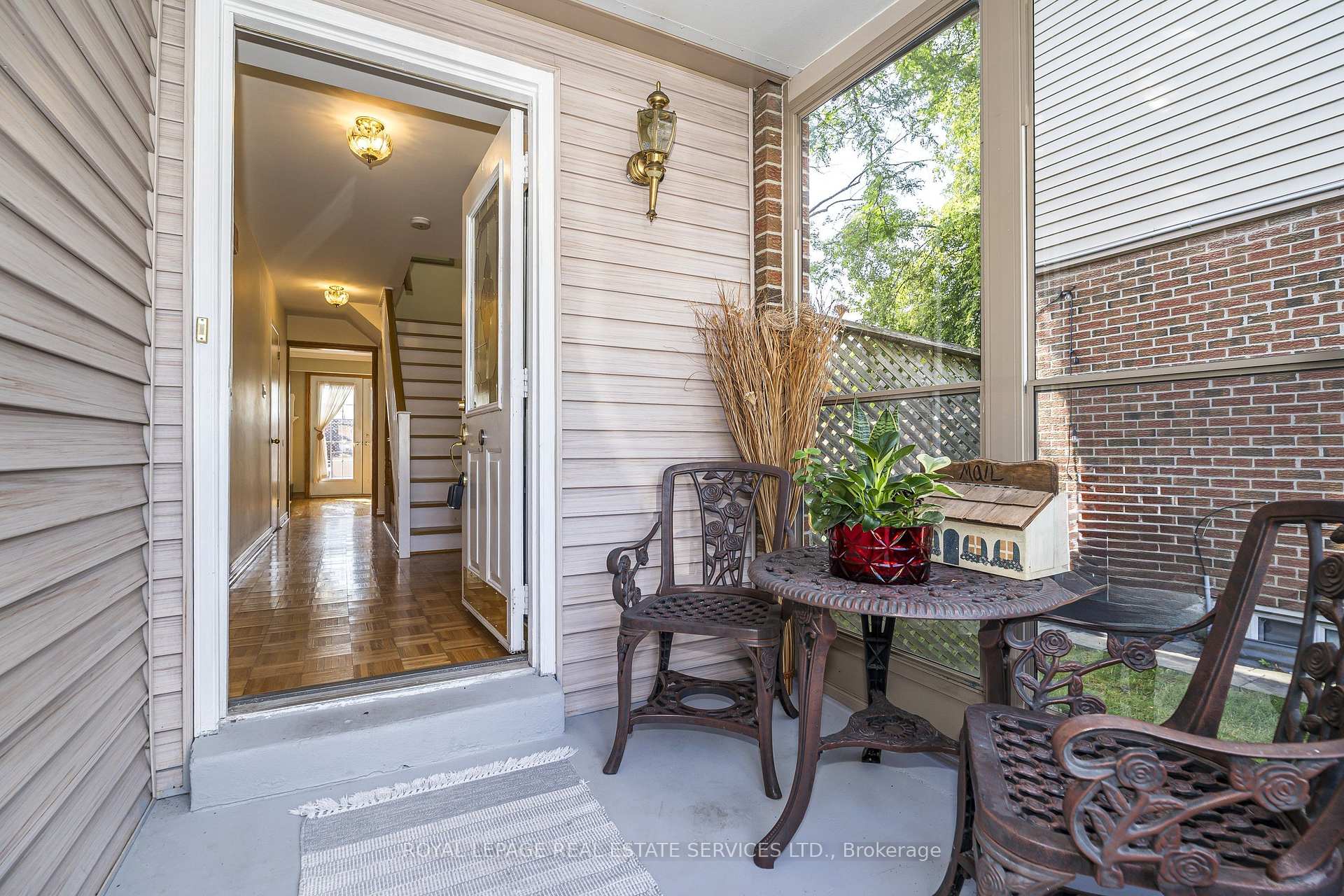 Photo 3 of Unit 3, 336 Queen Street S, Mississauga, Streetsville — HOMEH