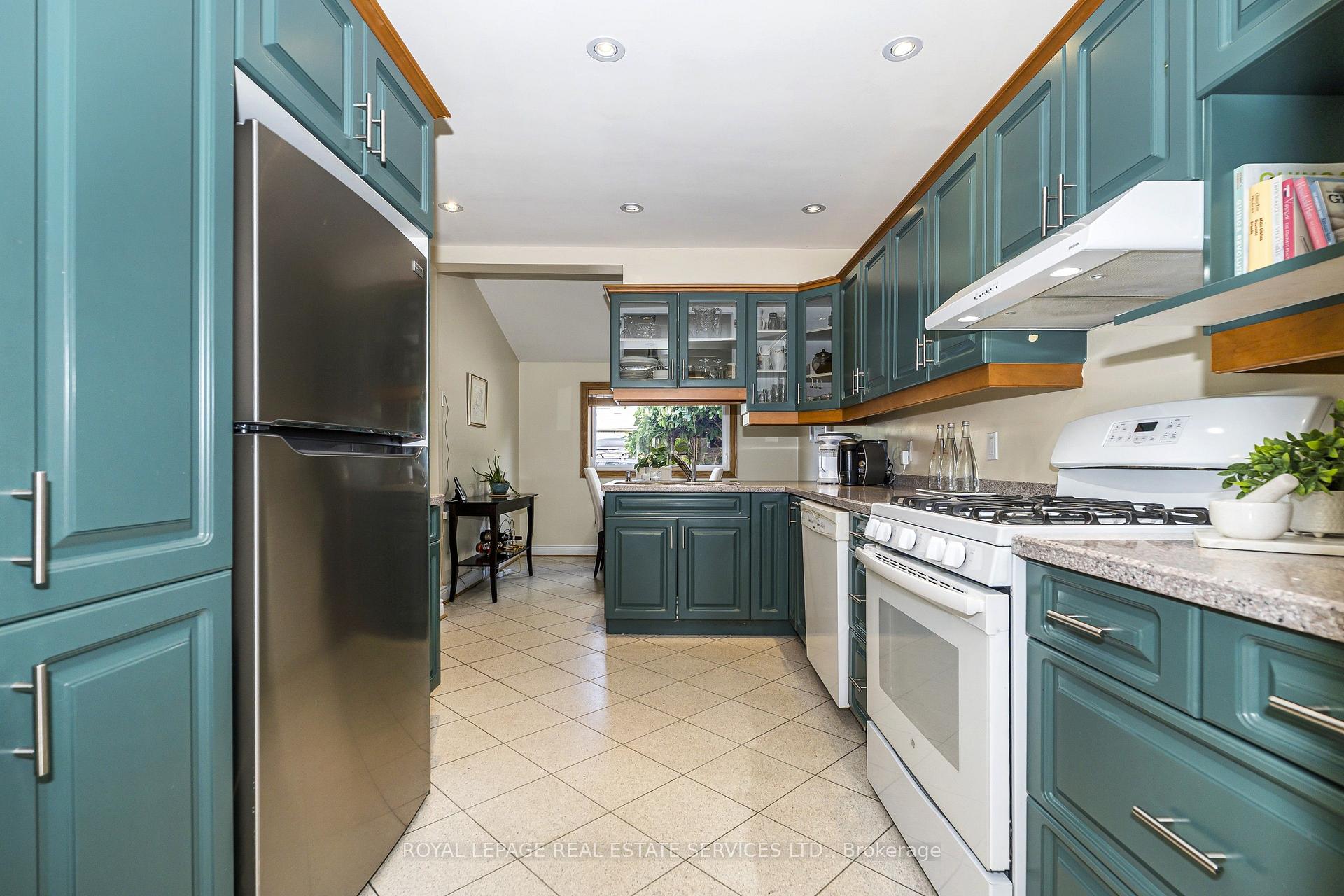 Photo 6 of Unit 3, 336 Queen Street S, Mississauga, Streetsville — HOMEH