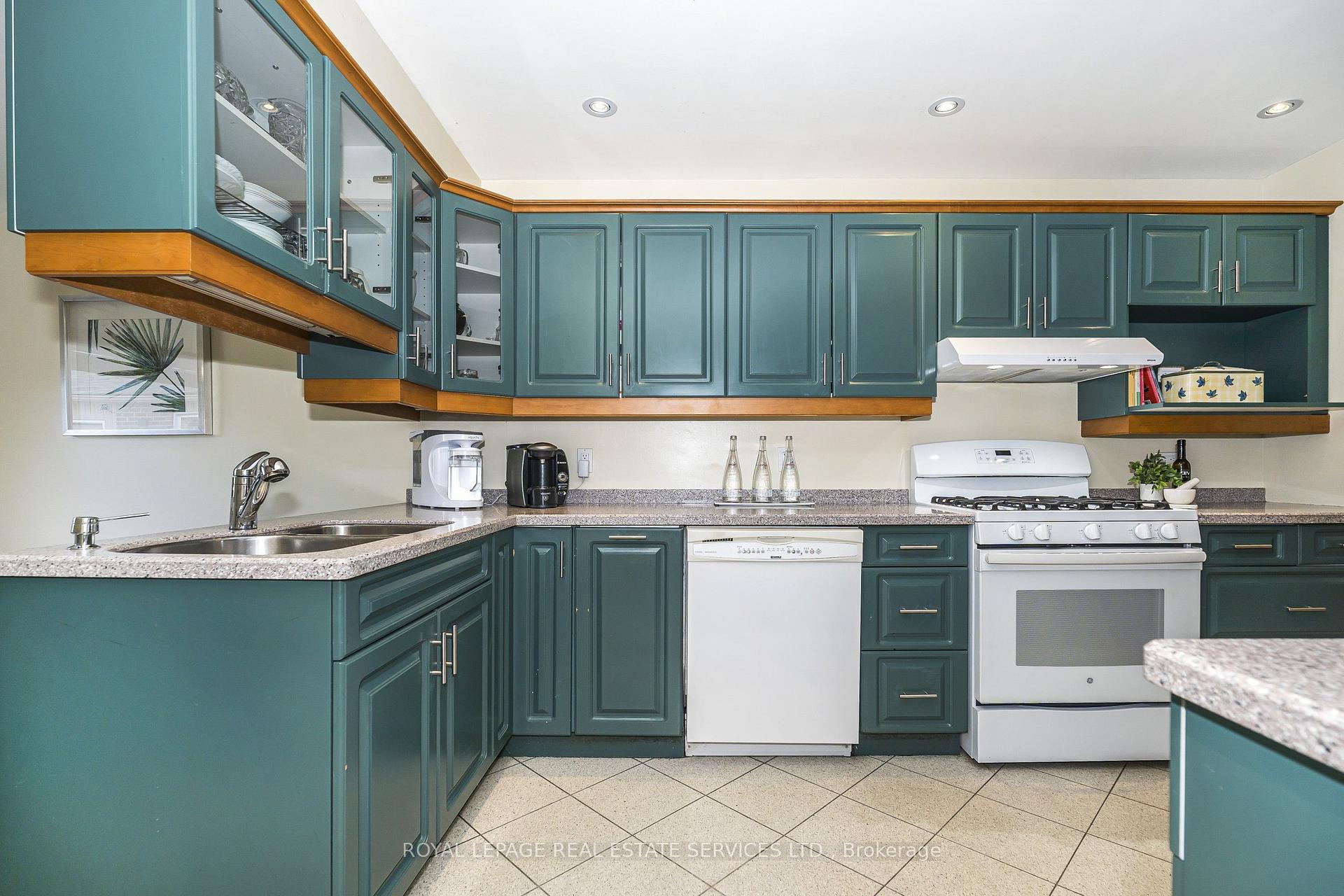 Photo 7 of Unit 3, 336 Queen Street S, Mississauga, Streetsville — HOMEH