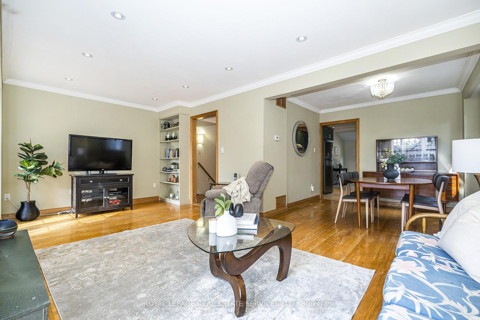 Photo 11 of Unit 3, 336 Queen Street S, Mississauga, Streetsville — HOMEH