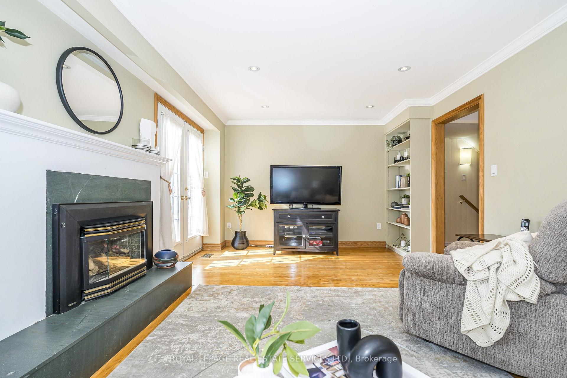Photo 12 of Unit 3, 336 Queen Street S, Mississauga, Streetsville — HOMEH