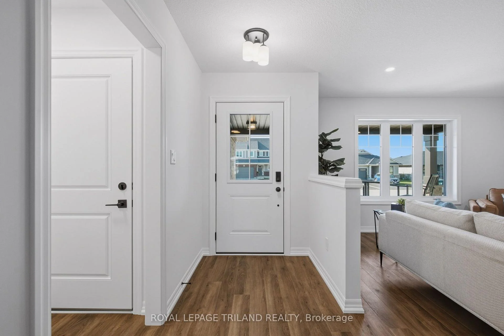 Photo 3 of 154 Styles Drive, St. Thomas — HOMEH