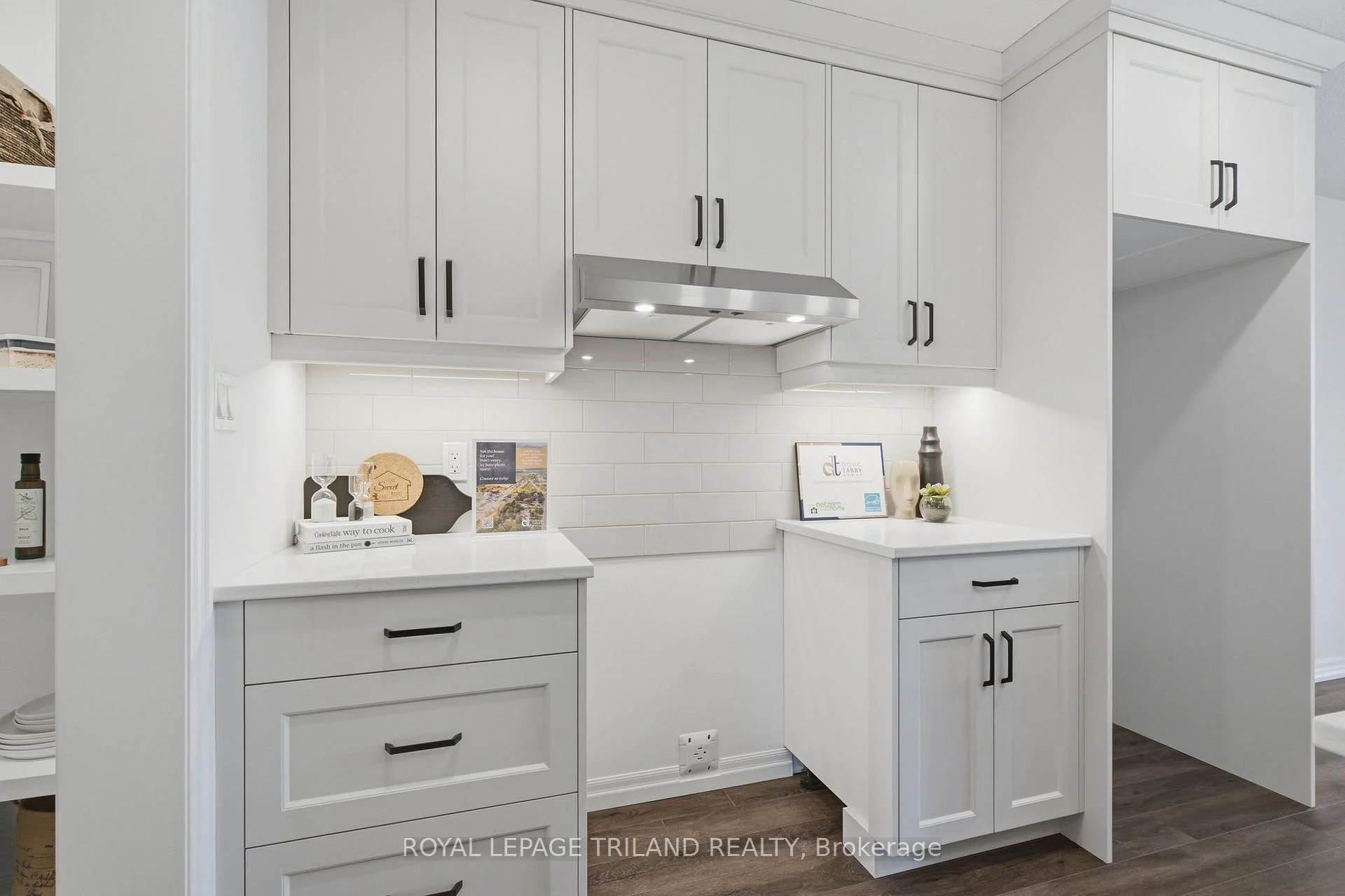 Photo 10 of 154 Styles Drive, St. Thomas — HOMEH