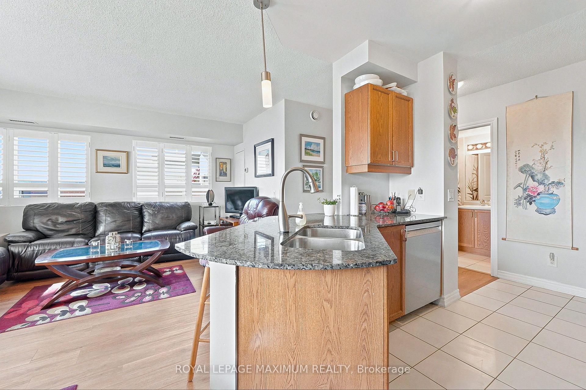 Photo 10 of Unit 402, 7730 Kipling Avenue, Vaughan, Vaughan Grove — HOMEH