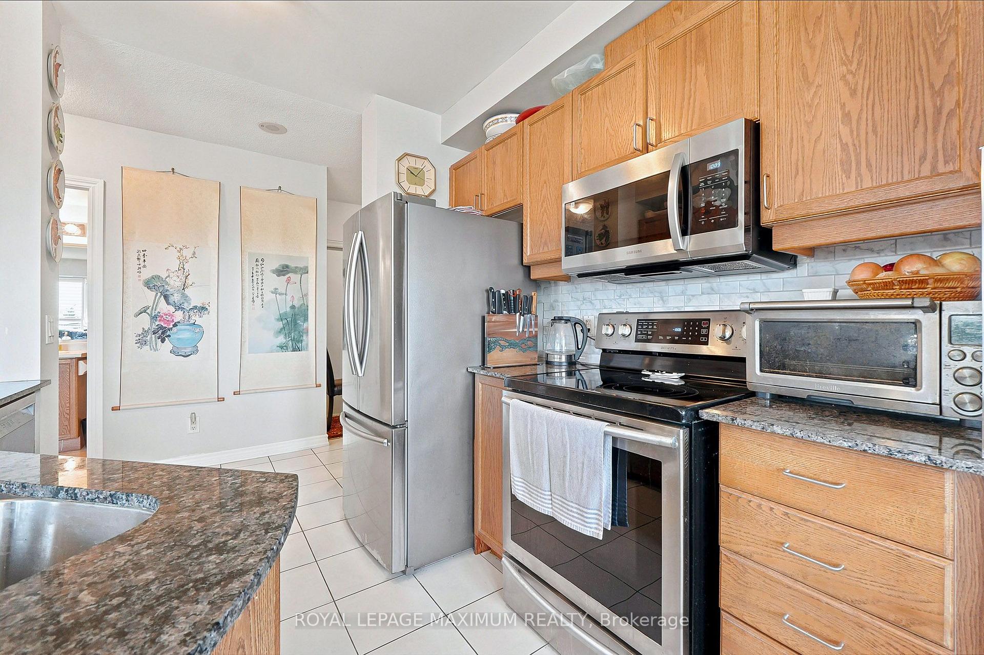 Photo 11 of Unit 402, 7730 Kipling Avenue, Vaughan, Vaughan Grove — HOMEH