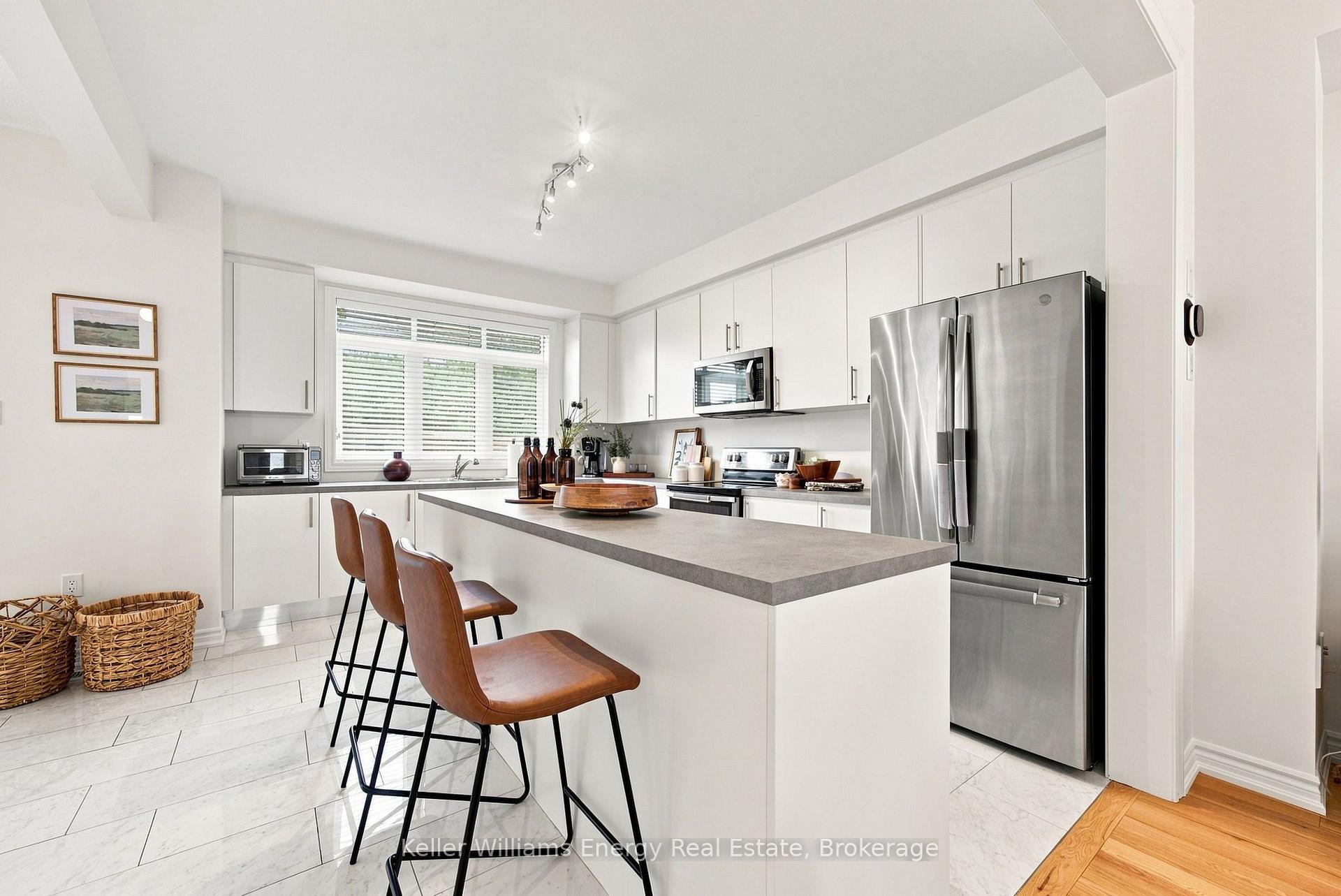 Photo 4 of 94 Elephant Hill Drive, Clarington, Bowmanville — HOMEH