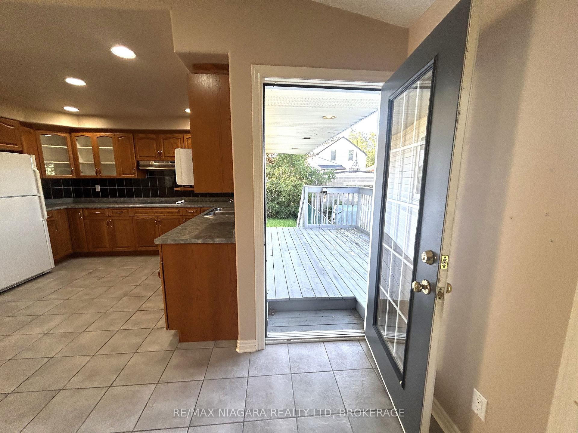 Photo 9 of Unit Unit # Main floor, 11 Ursula Avenue, St. Catharines, Burleigh Hill — HOMEH