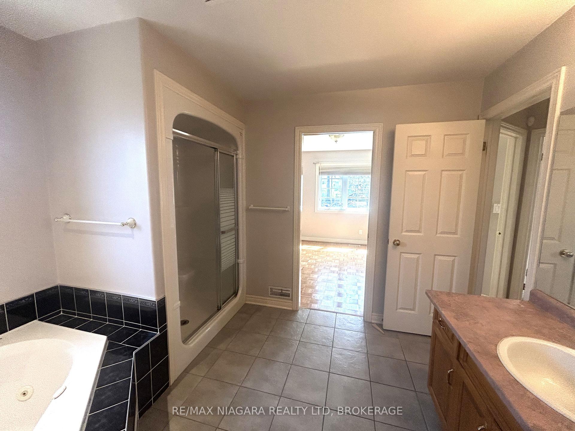 Photo 12 of Unit Unit # Main floor, 11 Ursula Avenue, St. Catharines, Burleigh Hill — HOMEH