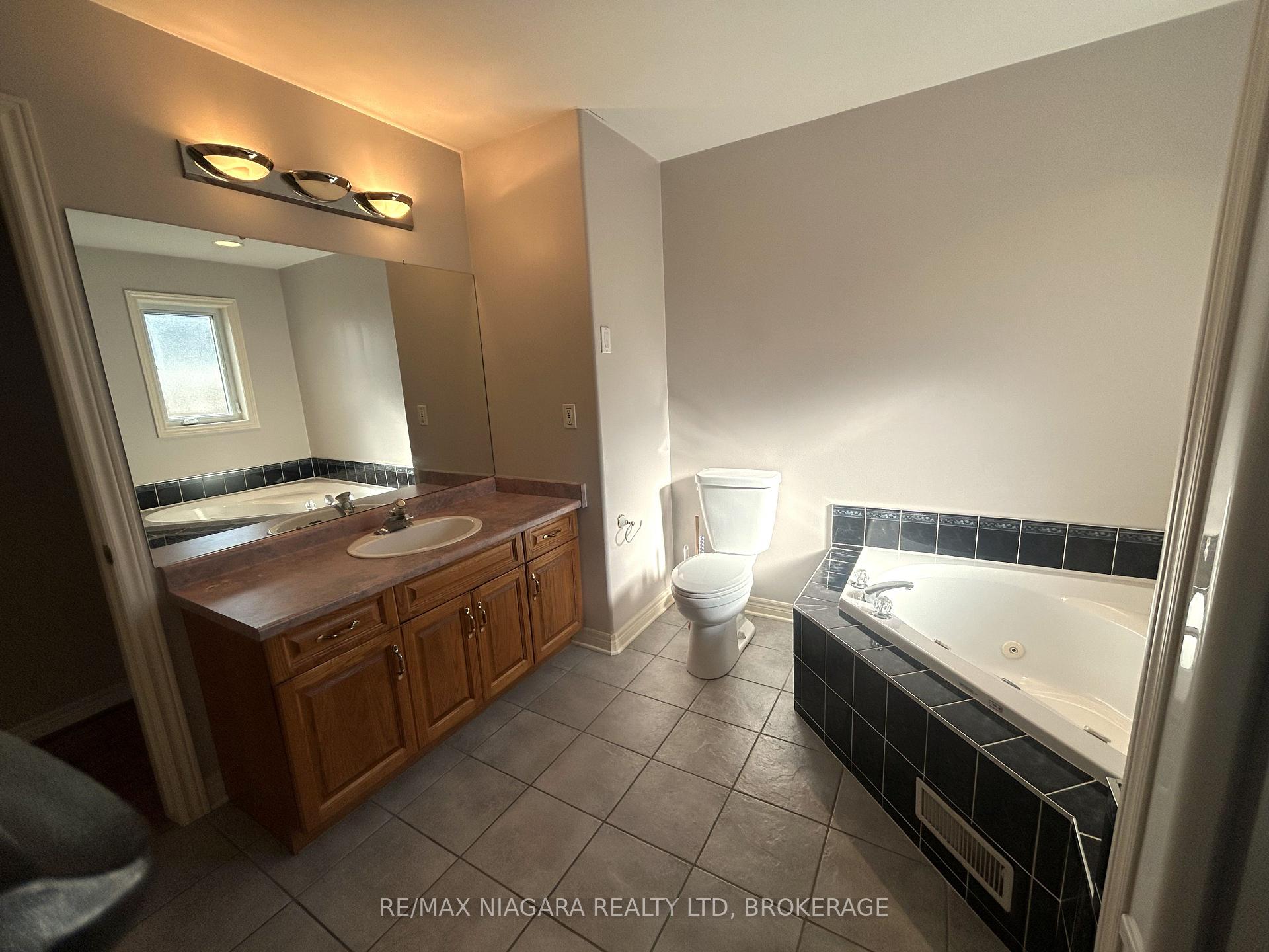 Photo 13 of Unit Unit # Main floor, 11 Ursula Avenue, St. Catharines, Burleigh Hill — HOMEH