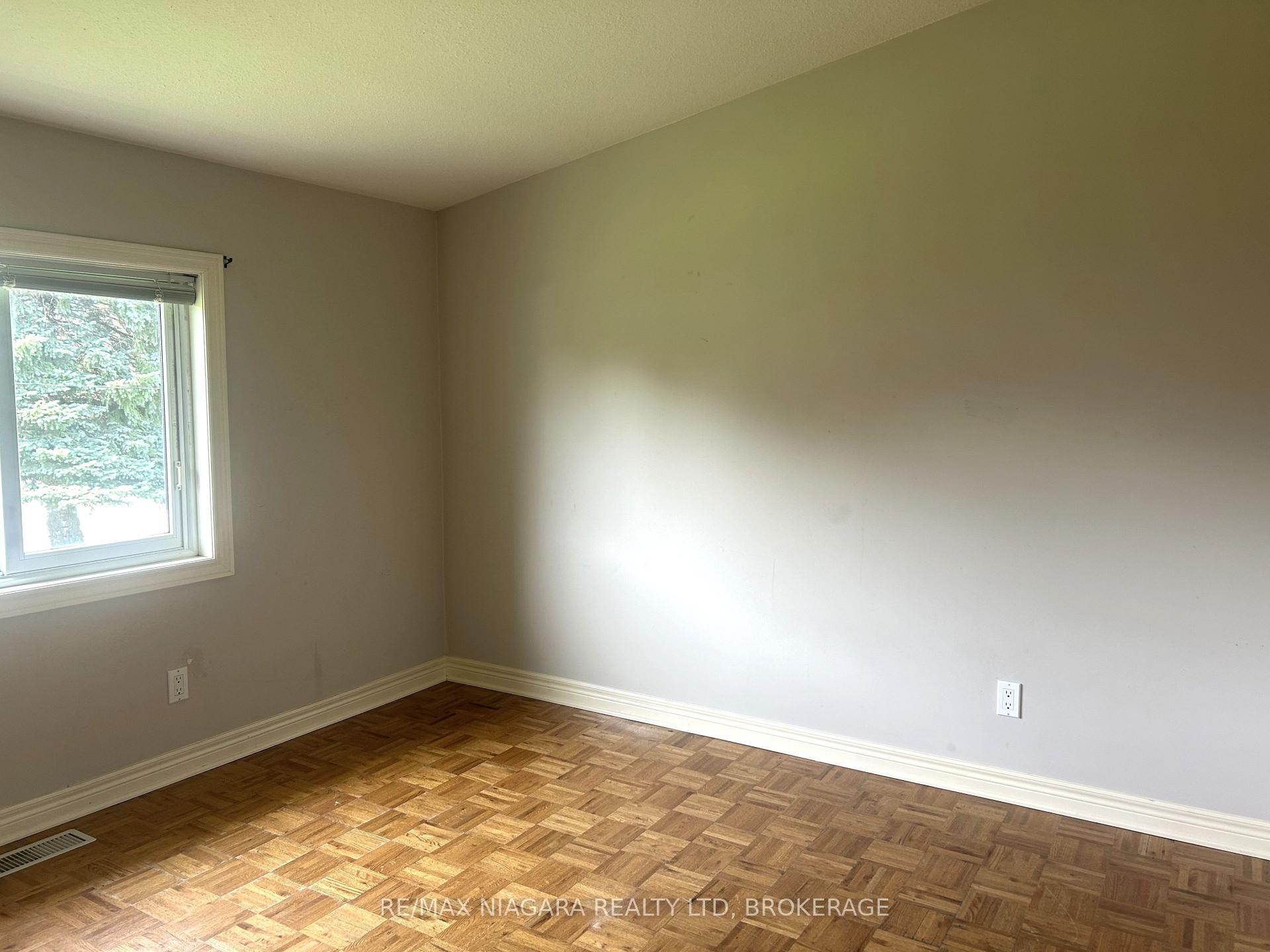 Photo 17 of Unit Unit # Main floor, 11 Ursula Avenue, St. Catharines, Burleigh Hill — HOMEH