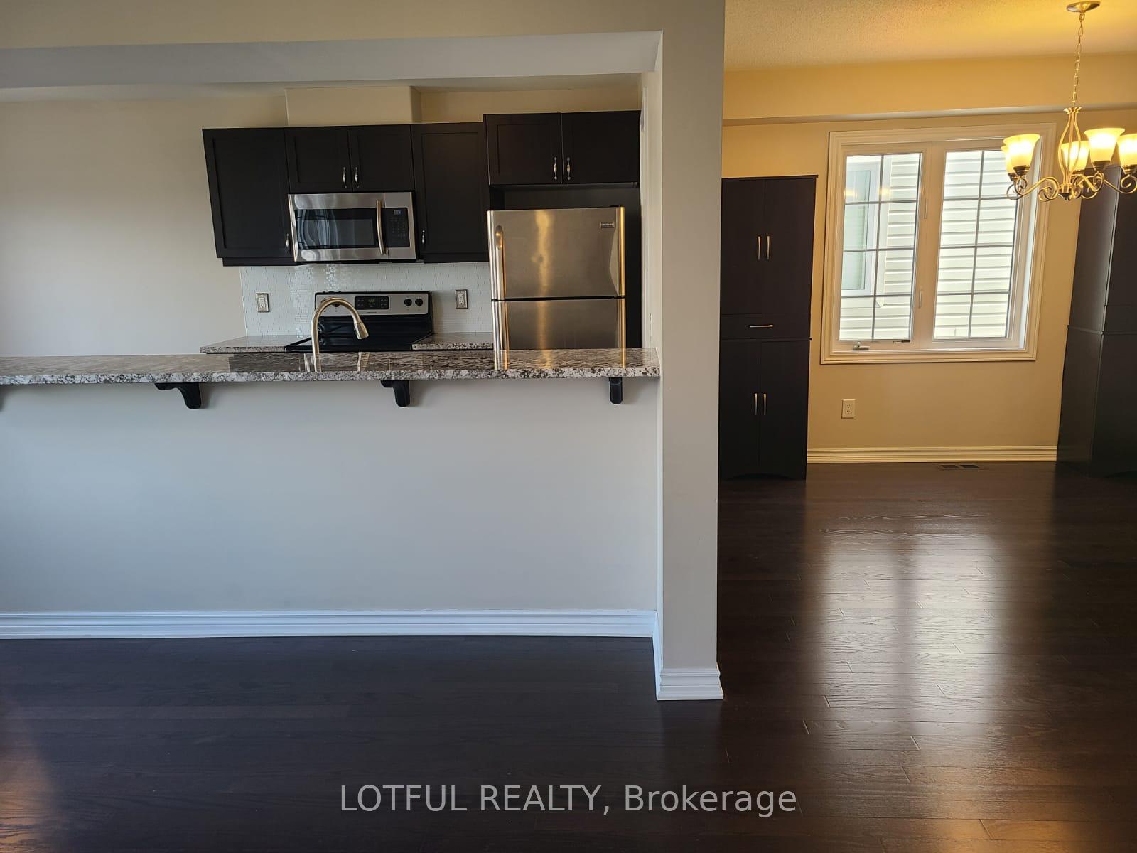 Photo 8 of 609 Foxlight Circle, Ottawa, Kanata - Emerald Meadows/Trailwest — HOMEH