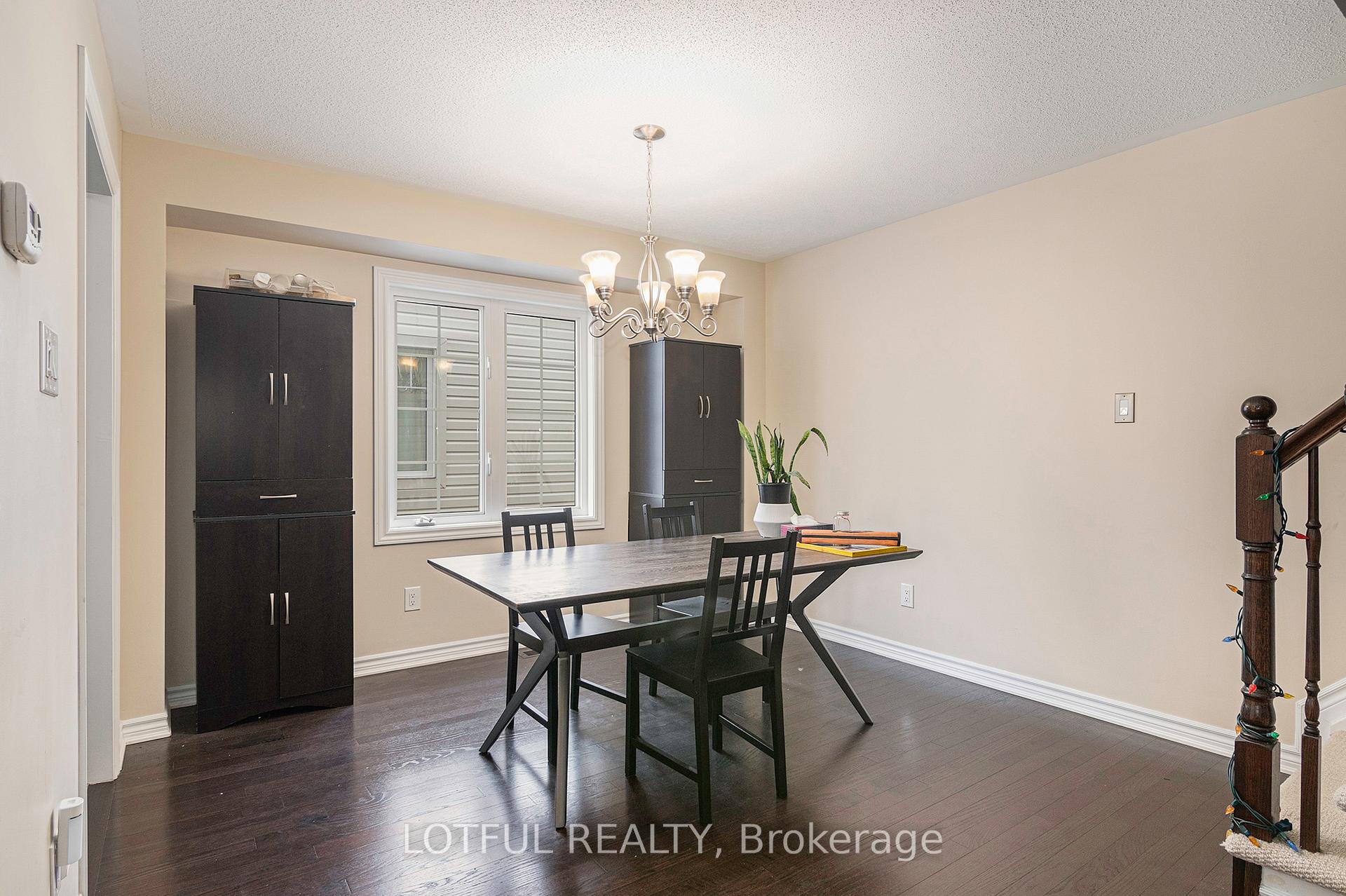 Photo 10 of 609 Foxlight Circle, Ottawa, Kanata - Emerald Meadows/Trailwest — HOMEH