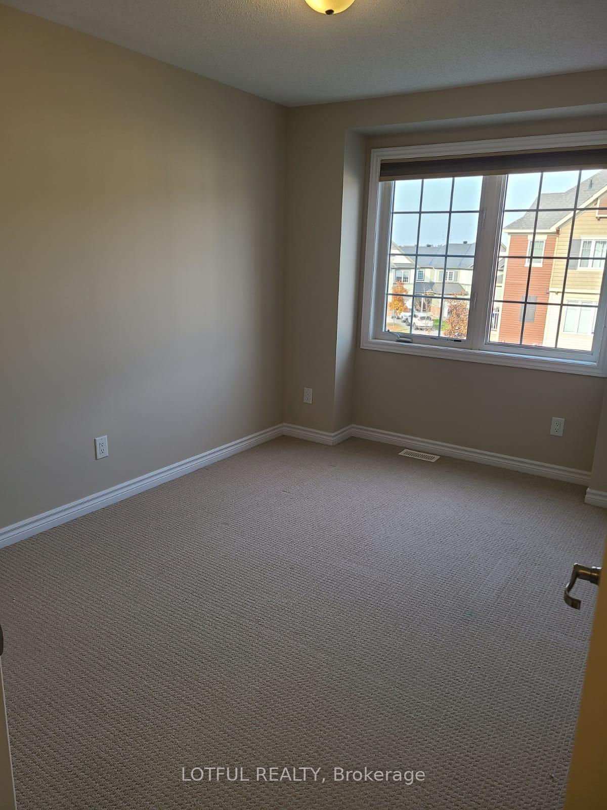 Photo 18 of 609 Foxlight Circle, Ottawa, Kanata - Emerald Meadows/Trailwest — HOMEH