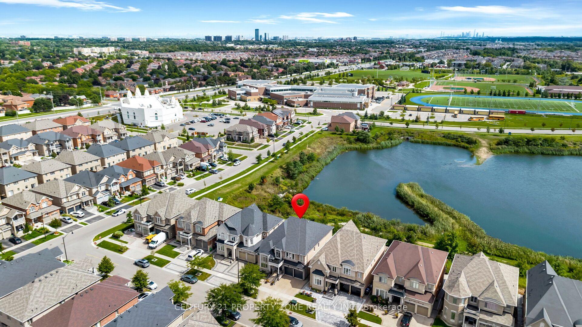 Photo 4 of 8 Adrian Crescent, Brampton, Credit Valley — HOMEH