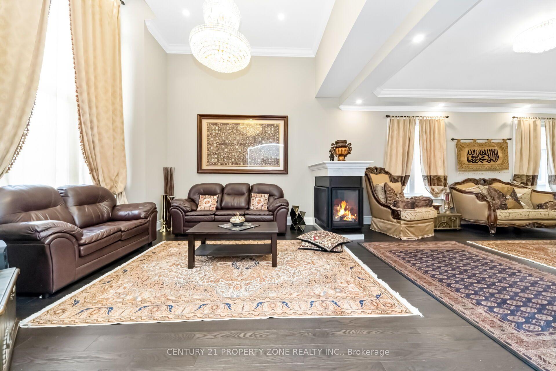 Photo 9 of 8 Adrian Crescent, Brampton, Credit Valley — HOMEH