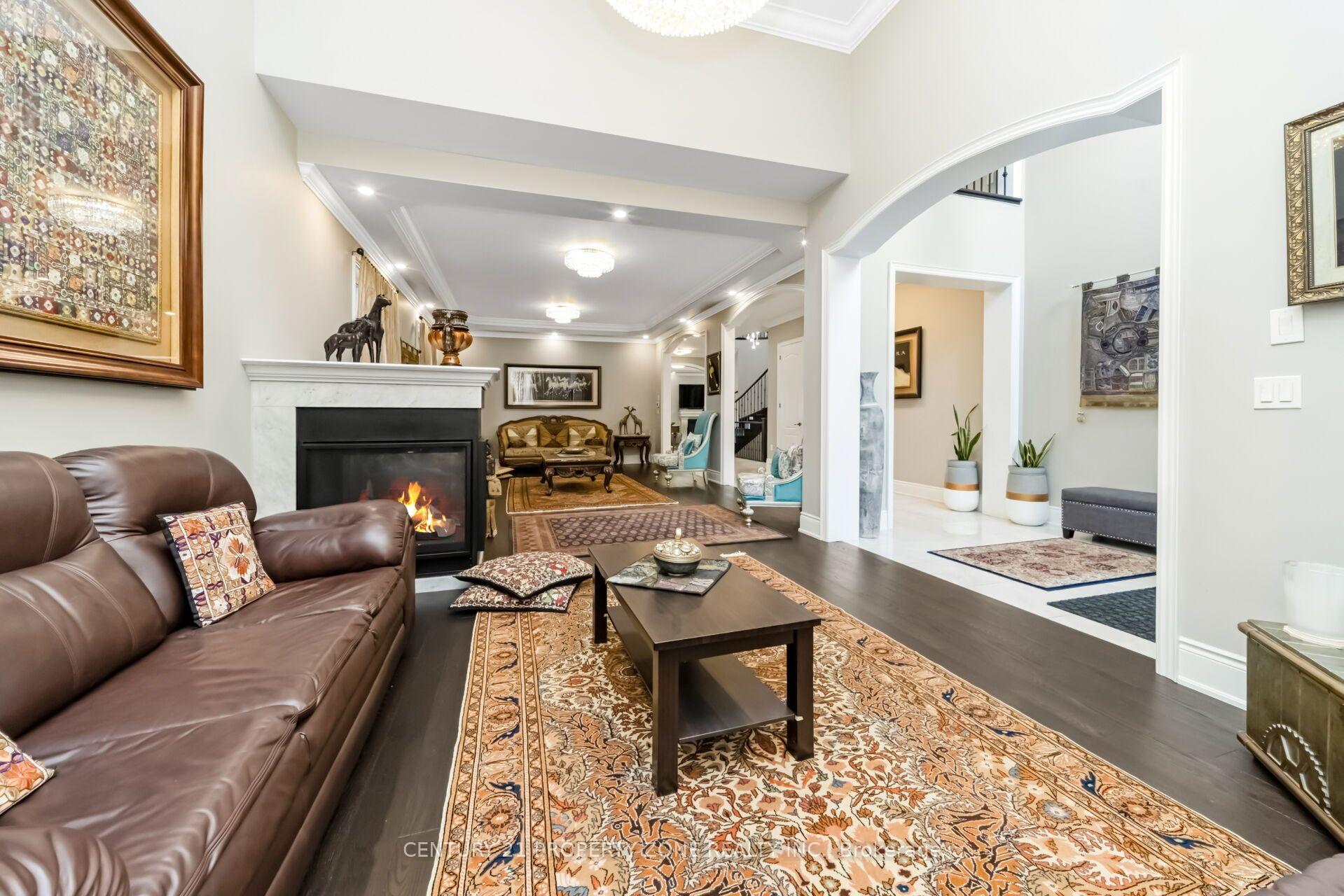 Photo 10 of 8 Adrian Crescent, Brampton, Credit Valley — HOMEH