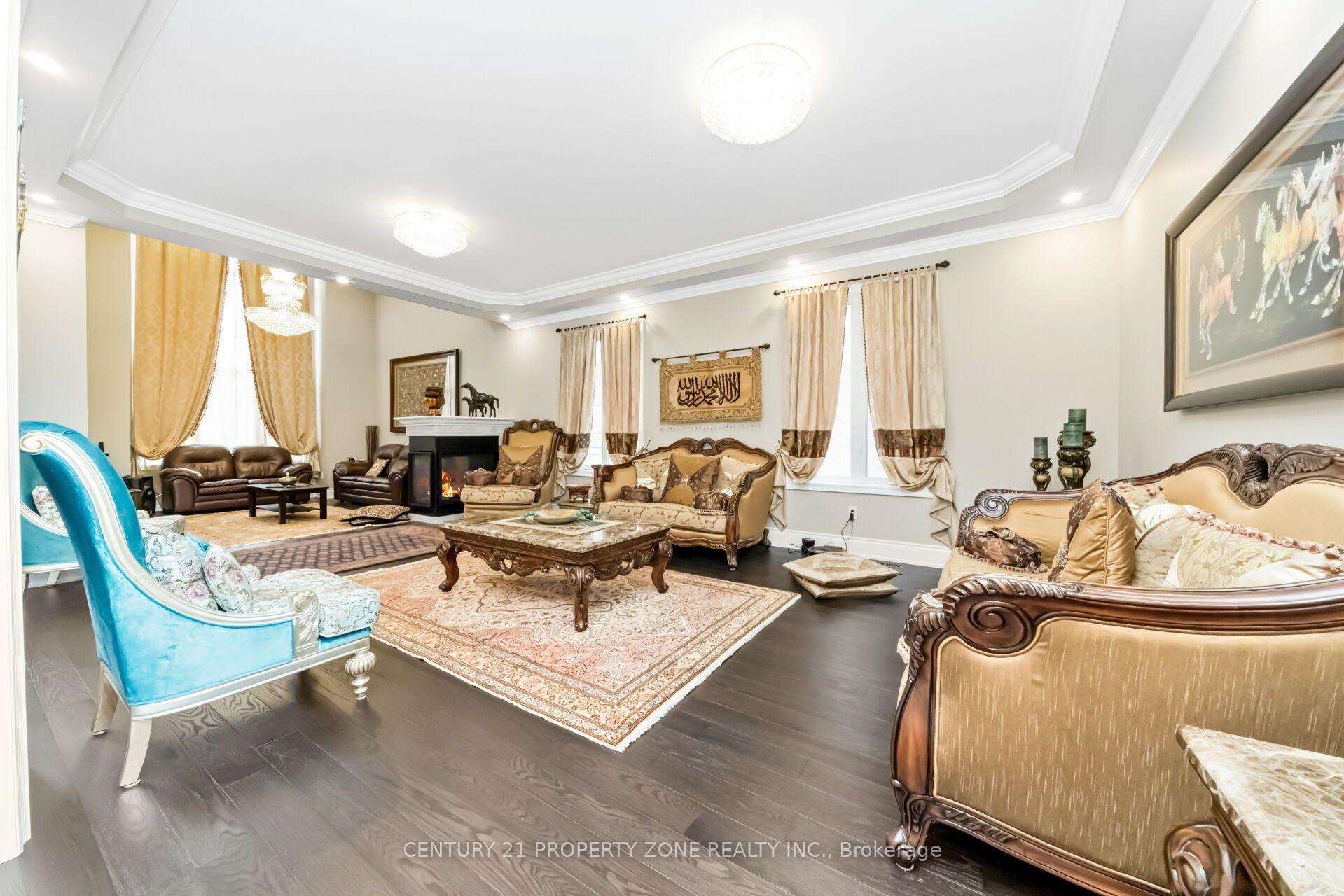 Photo 11 of 8 Adrian Crescent, Brampton, Credit Valley — HOMEH
