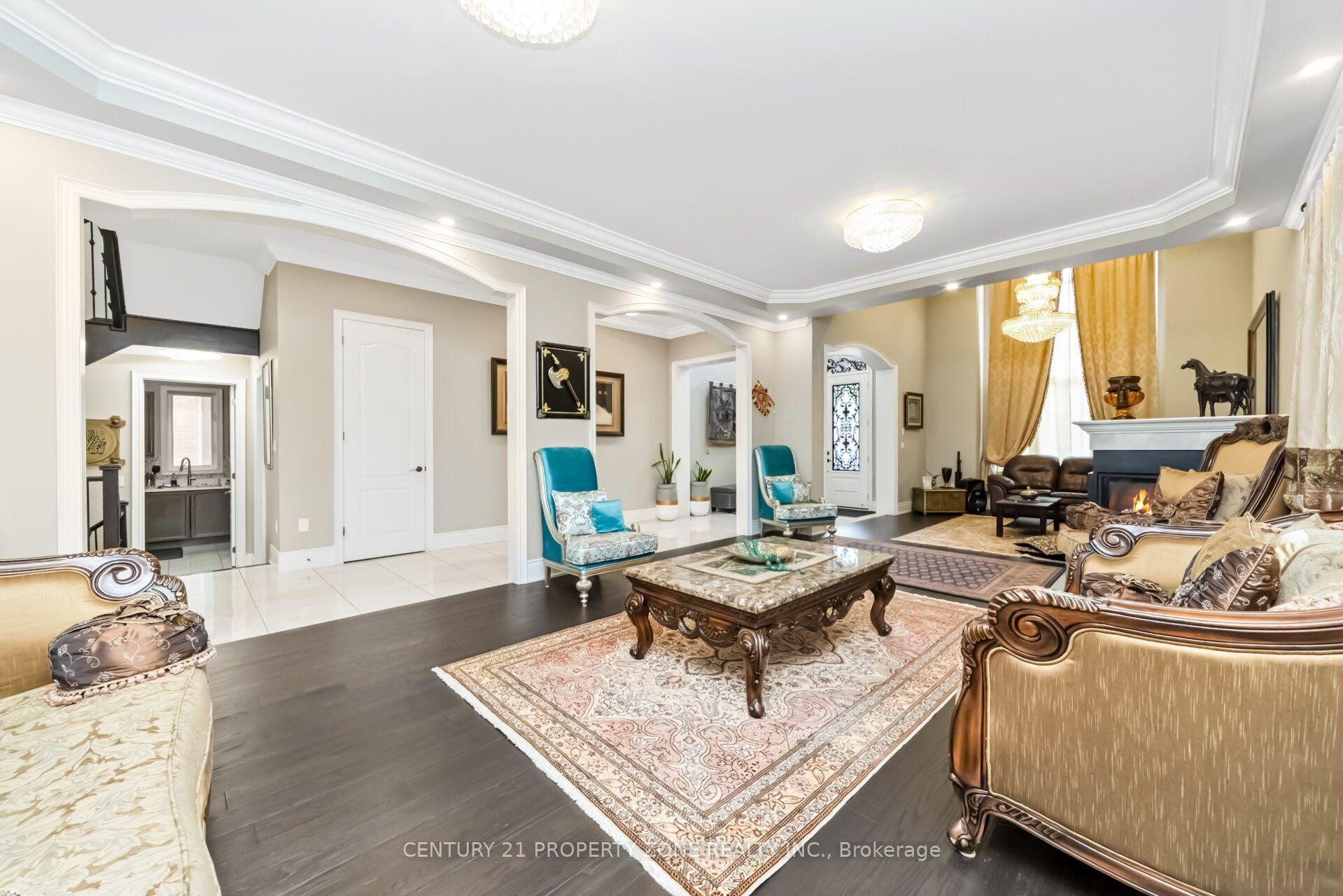 Photo 13 of 8 Adrian Crescent, Brampton, Credit Valley — HOMEH