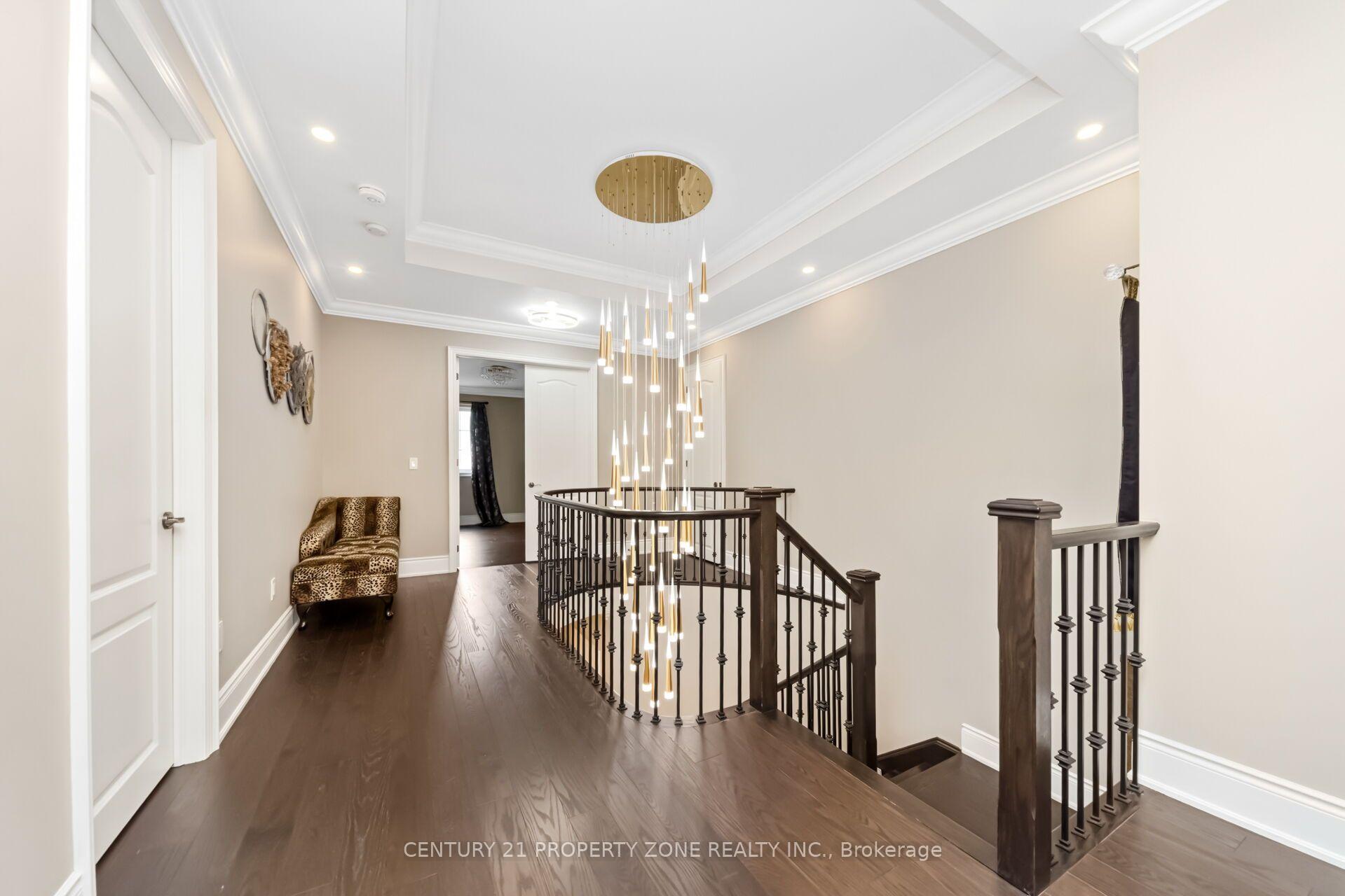 Photo 23 of 8 Adrian Crescent, Brampton, Credit Valley — HOMEH