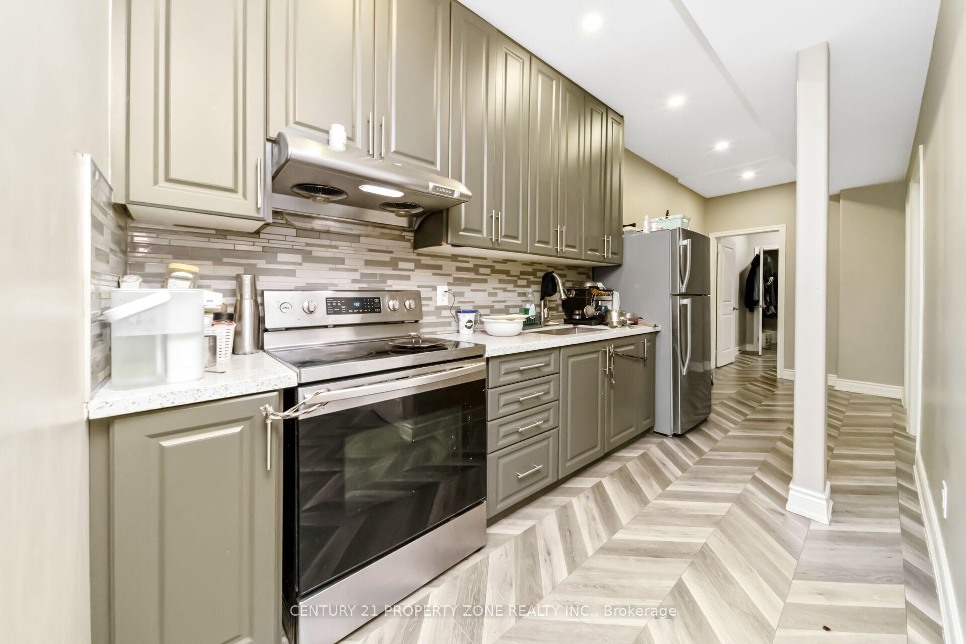 Photo 38 of 8 Adrian Crescent, Brampton, Credit Valley — HOMEH