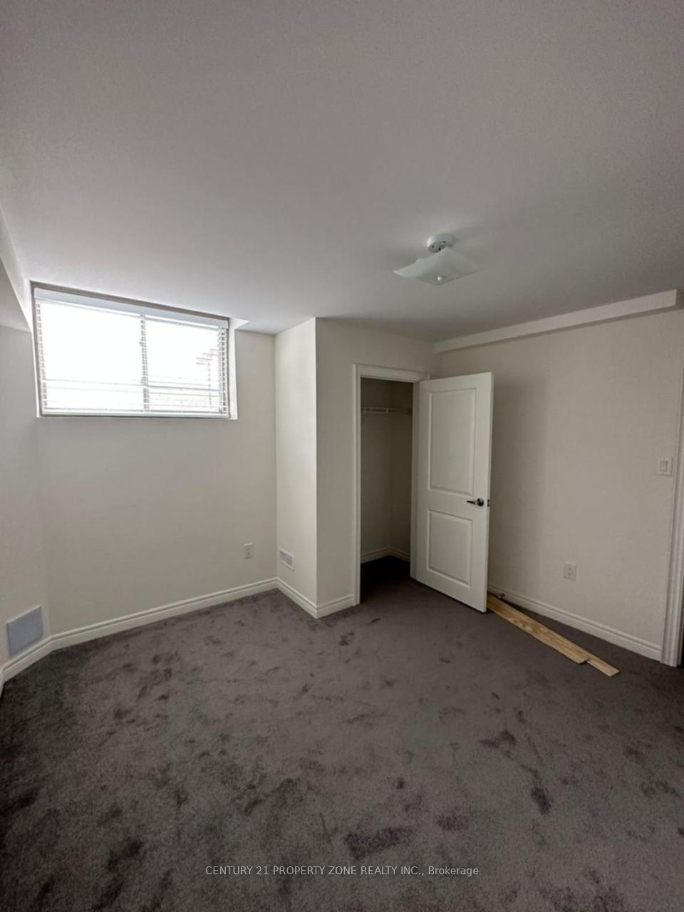 Photo 8 of 2 Queenpost Drive, Brampton, Credit Valley — HOMEH