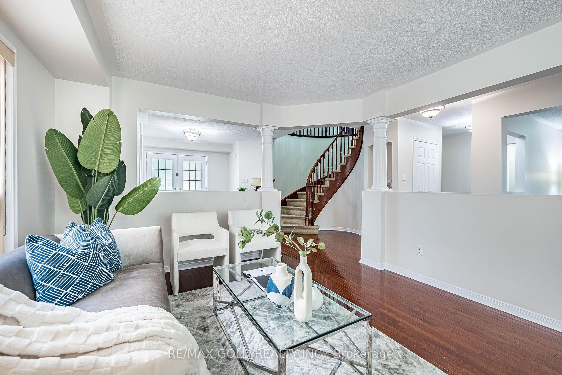 Photo 7 of 128 Luella Crescent, Brampton, Fletcher's Meadow — HOMEH
