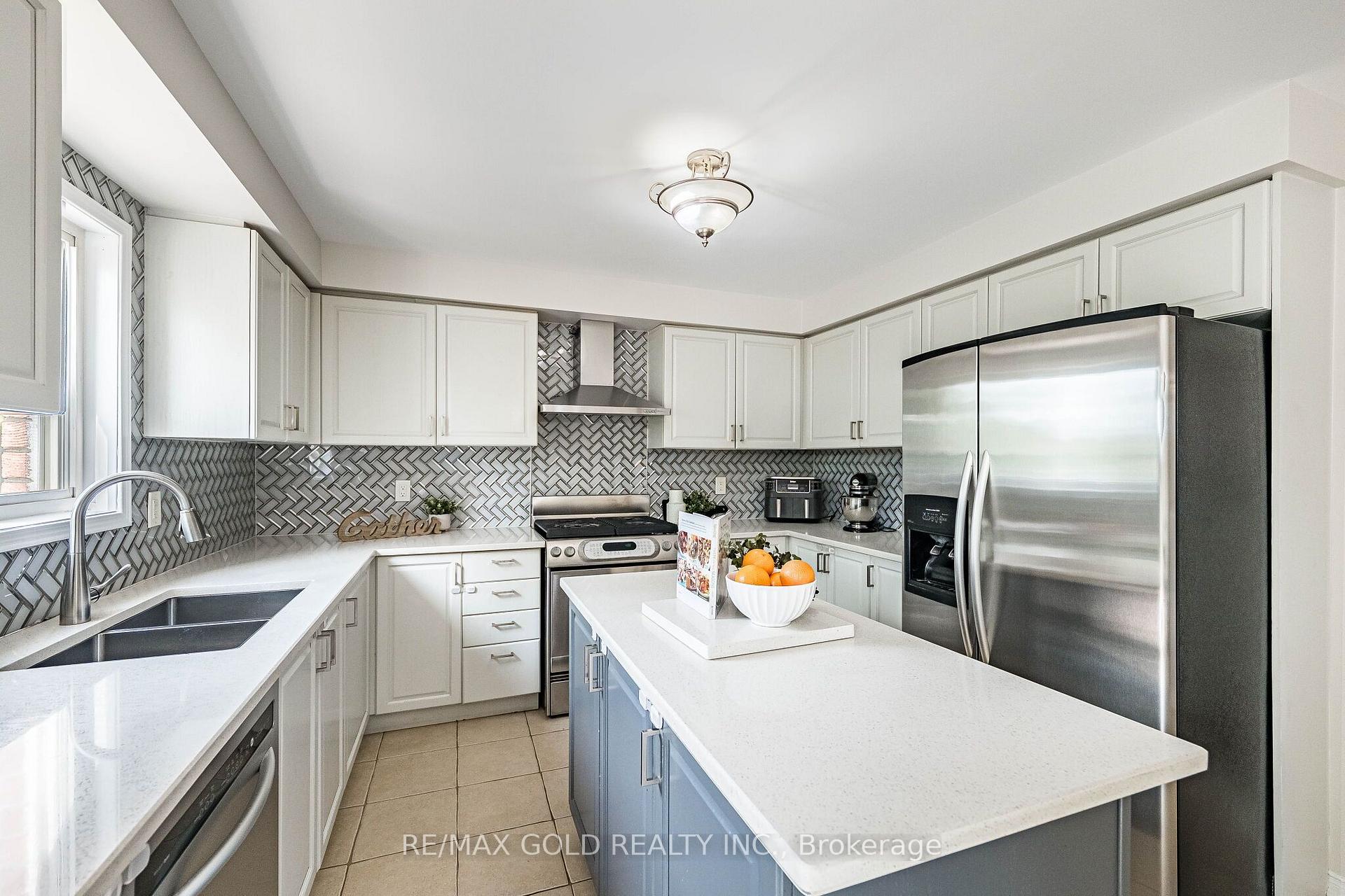 Photo 14 of 128 Luella Crescent, Brampton, Fletcher's Meadow — HOMEH