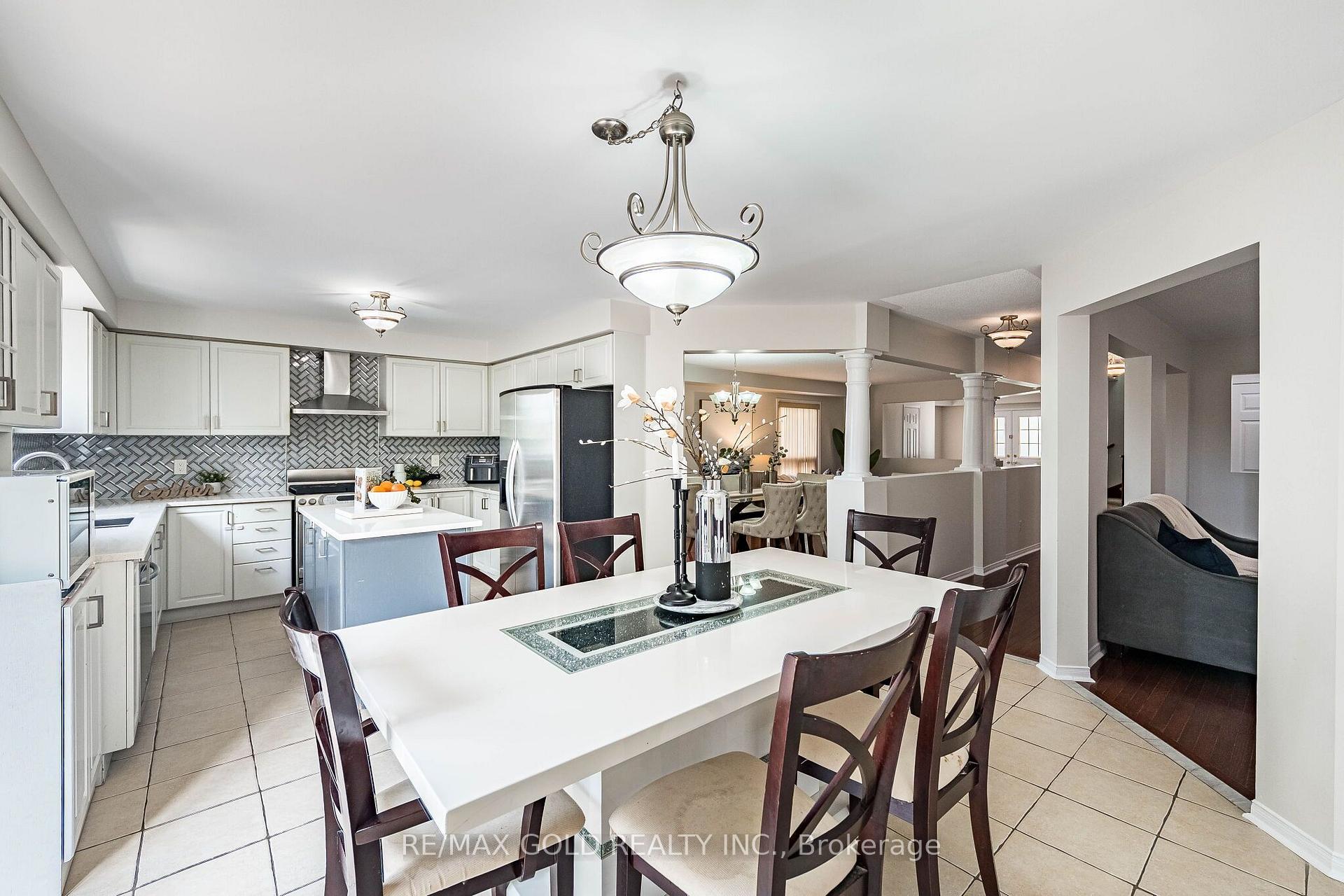 Photo 15 of 128 Luella Crescent, Brampton, Fletcher's Meadow — HOMEH