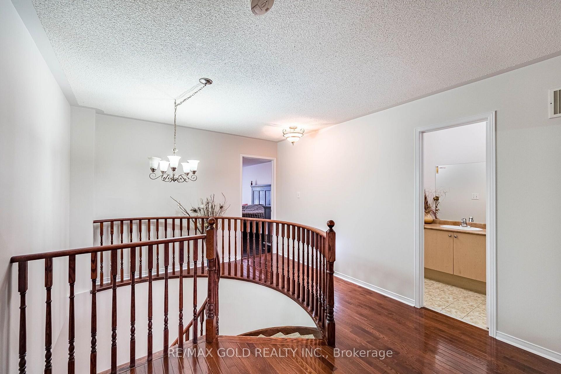 Photo 32 of 128 Luella Crescent, Brampton, Fletcher's Meadow — HOMEH