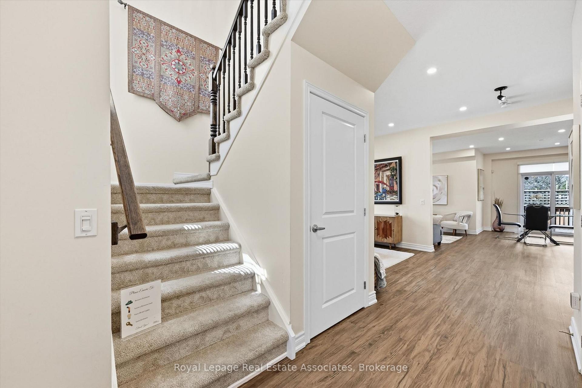 Photo 15 of 1 Southshore Crescent, Hamilton, Lakeshore — HOMEH