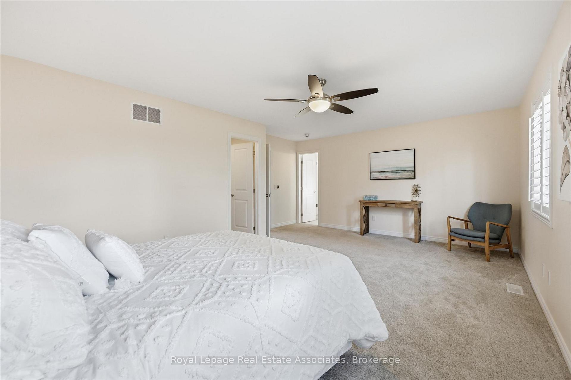Photo 19 of 1 Southshore Crescent, Hamilton, Lakeshore — HOMEH