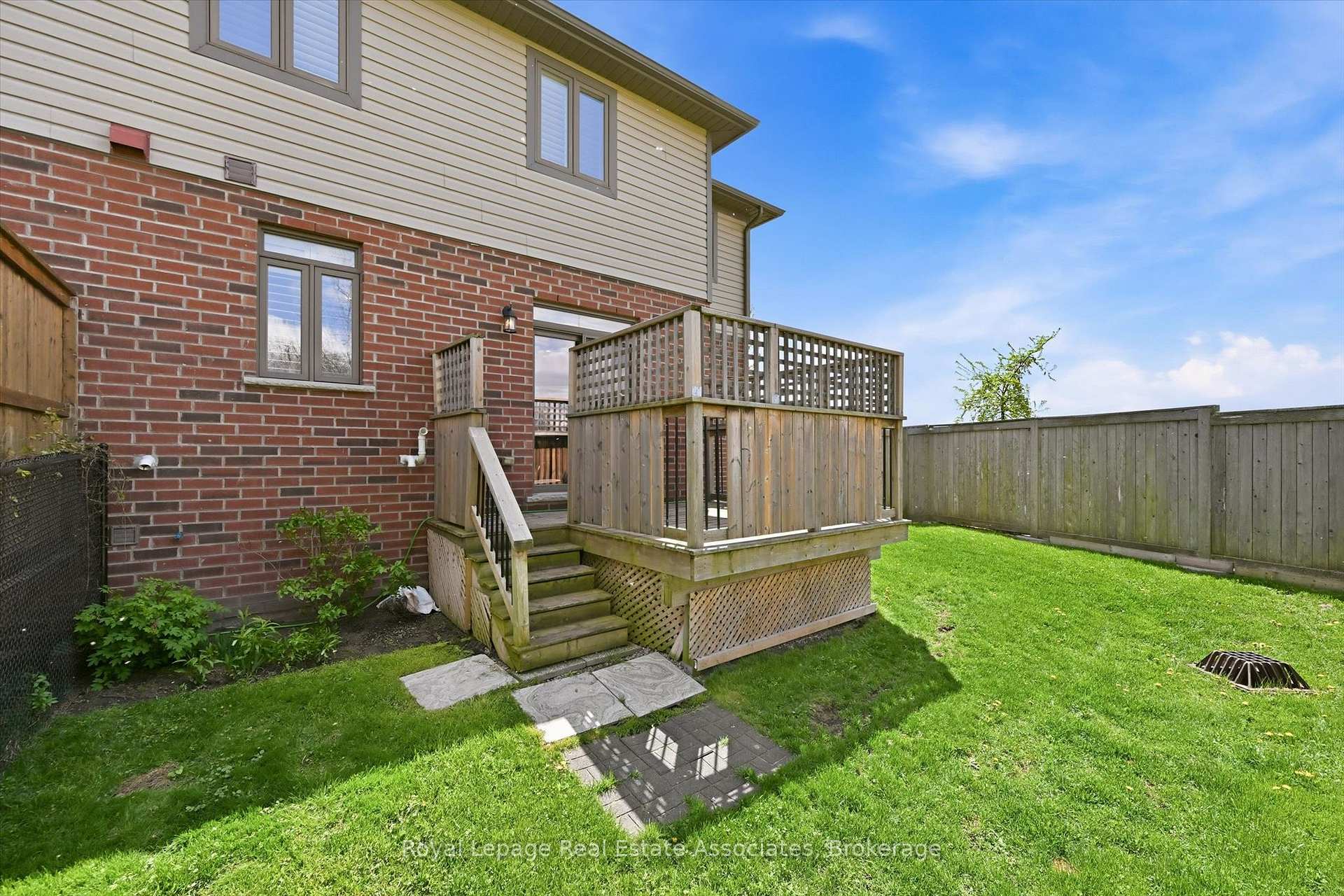 Photo 30 of 1 Southshore Crescent, Hamilton, Lakeshore — HOMEH