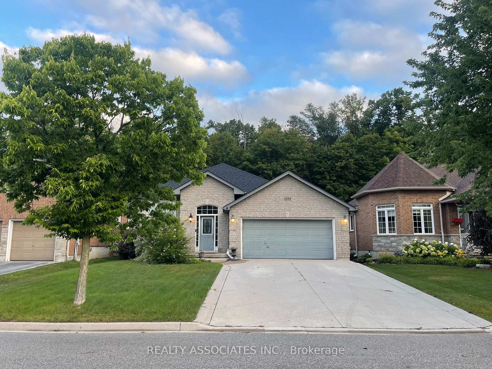 Photo 1 of 1059 Nantyr Drive, Innisfil, Alcona — HOMEH
