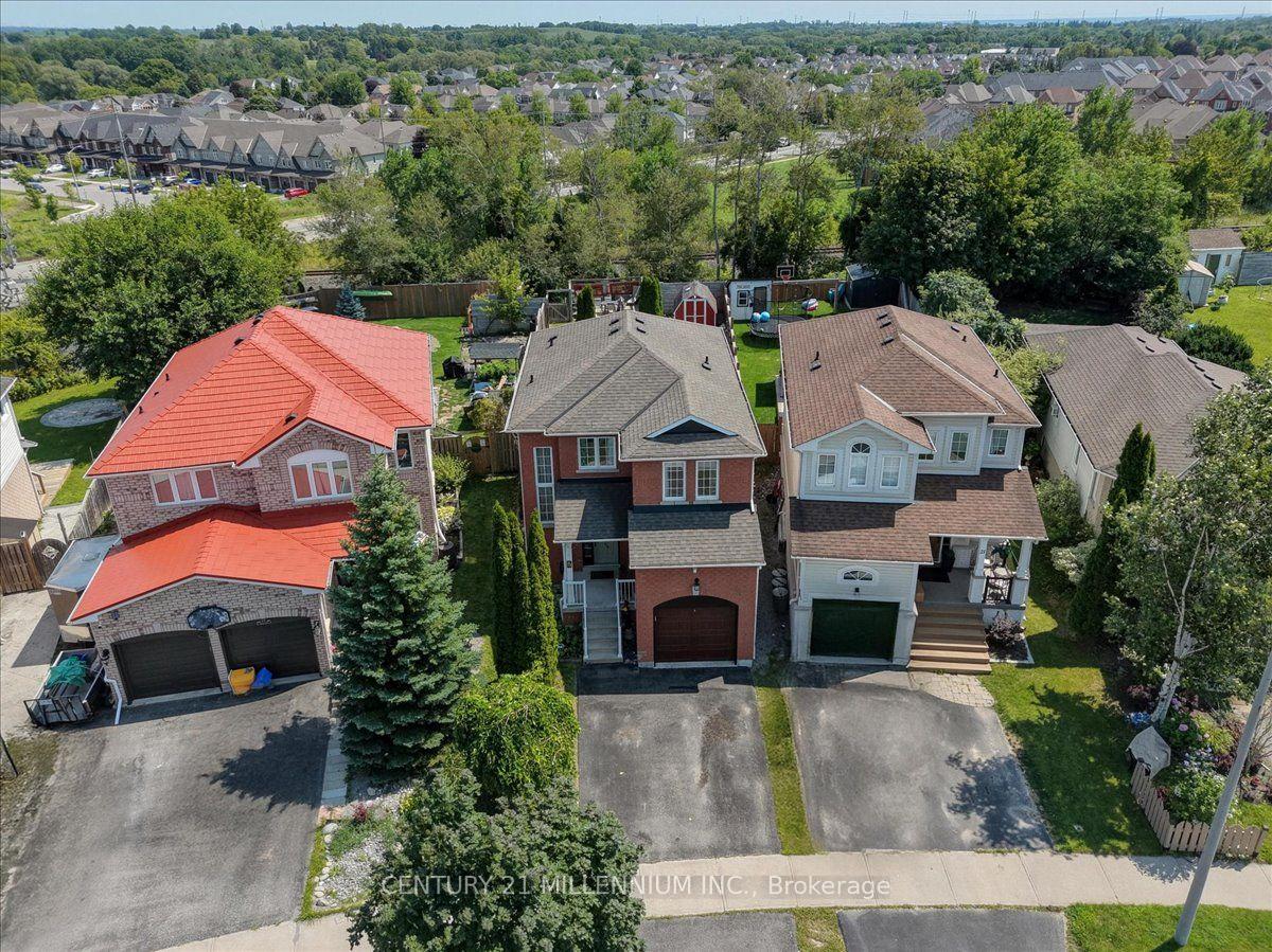 Photo 2 of 23 Eldad Drive, Clarington, Bowmanville — HOMEH