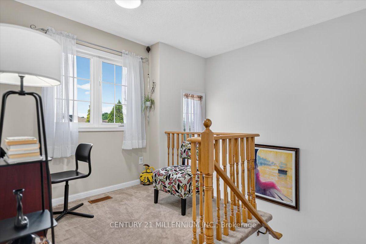 Photo 11 of 23 Eldad Drive, Clarington, Bowmanville — HOMEH